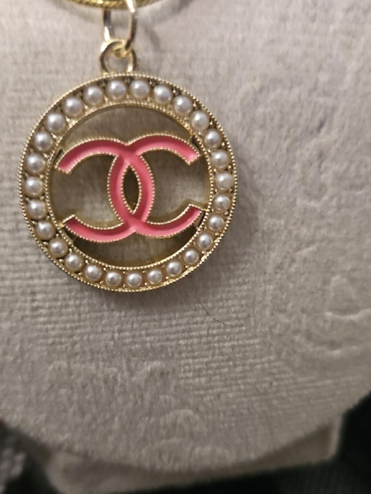 Other Gold-Tone Pink Interlocking CC Pendant Necklace Size ONE SIZE - 4 Thumbnail