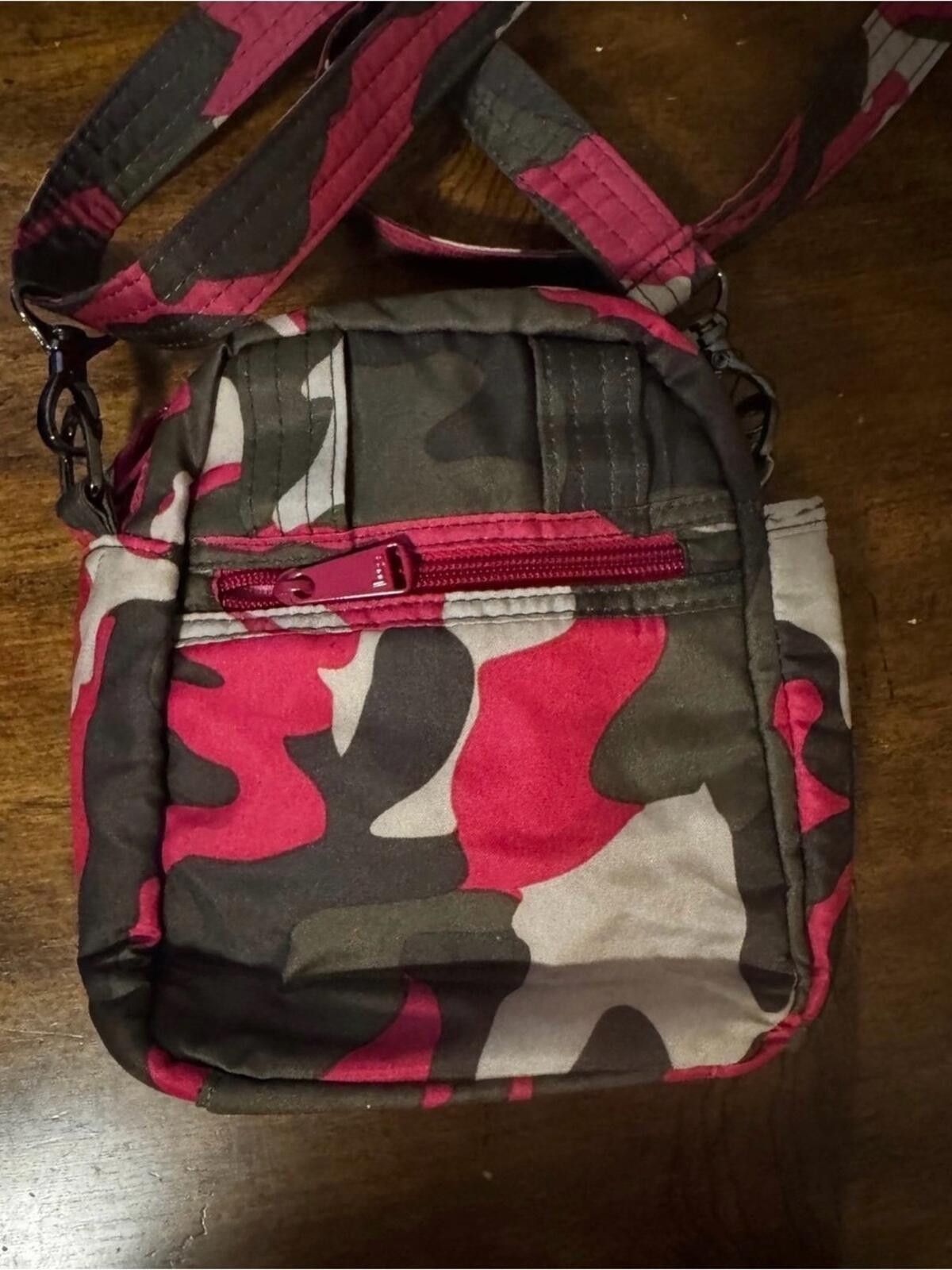 Lugz LUG Infinity Can Can Small Pink Camouflage Crossbody Size ONE SIZE - 3 Thumbnail