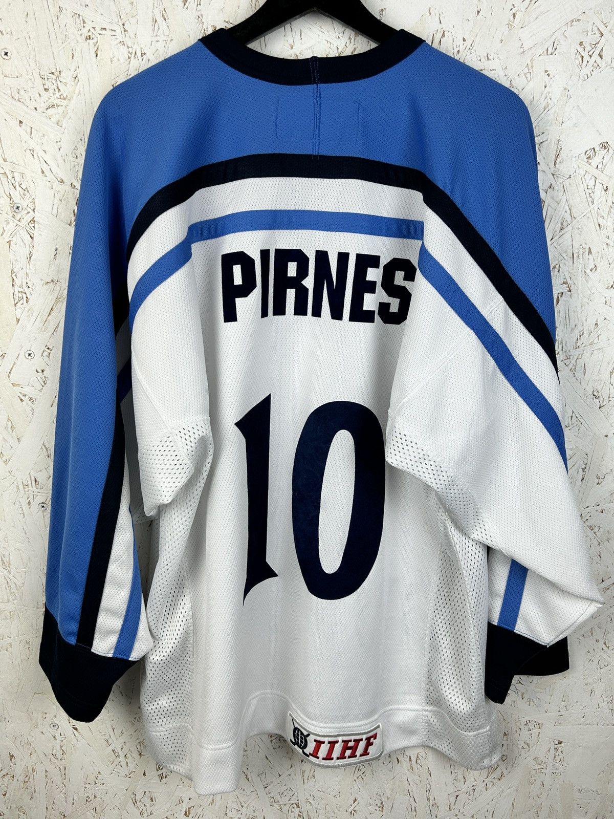 NHL 90s Vintage Finland #10 Pirnes Hockey IIHF Home Jersey Size US M / EU 48-50 / 2 - 4 Thumbnail
