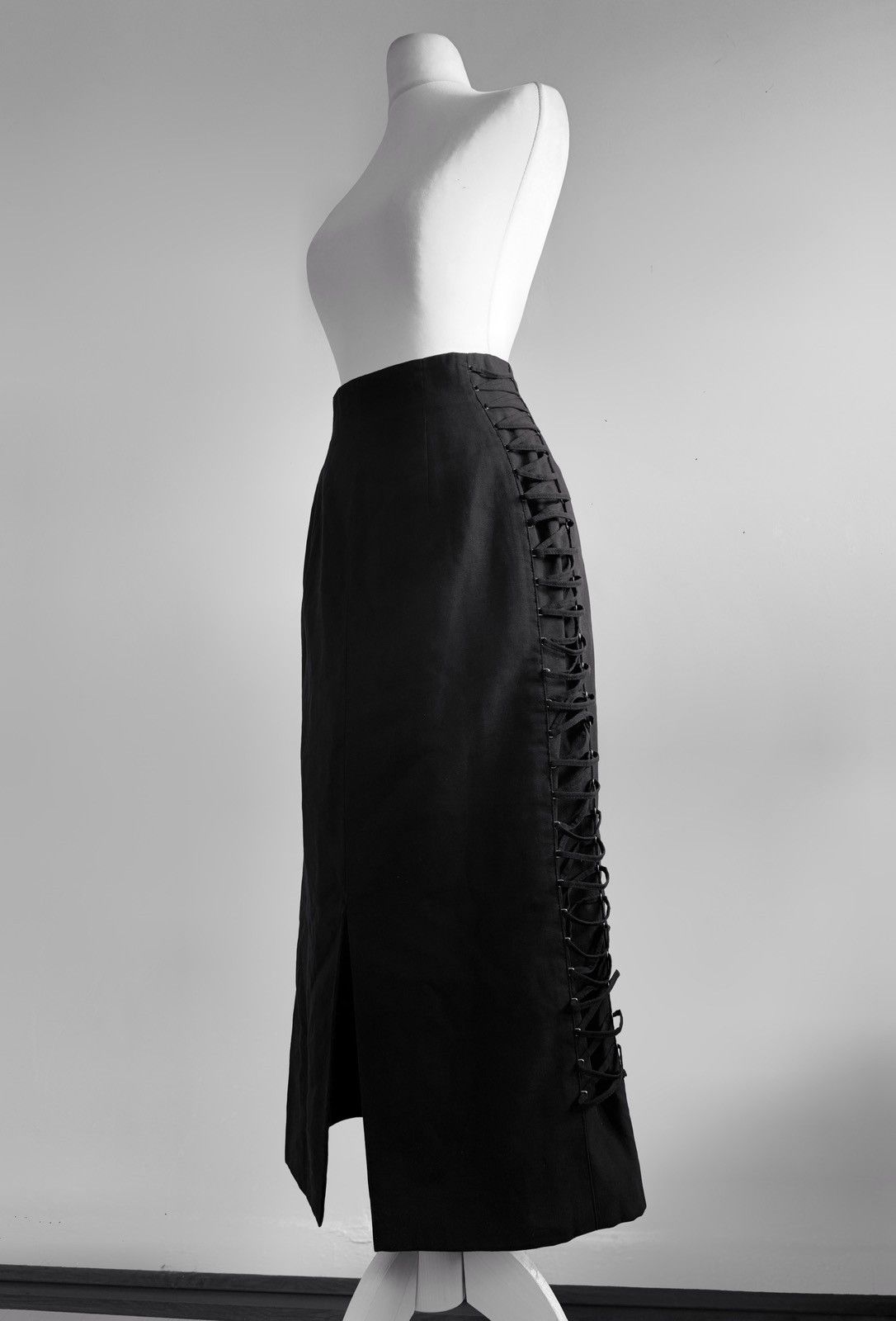 Vintage Maxi asymmetrical witchy skirt with corset details Size 26" / US 2 / IT 38 - 5 Thumbnail