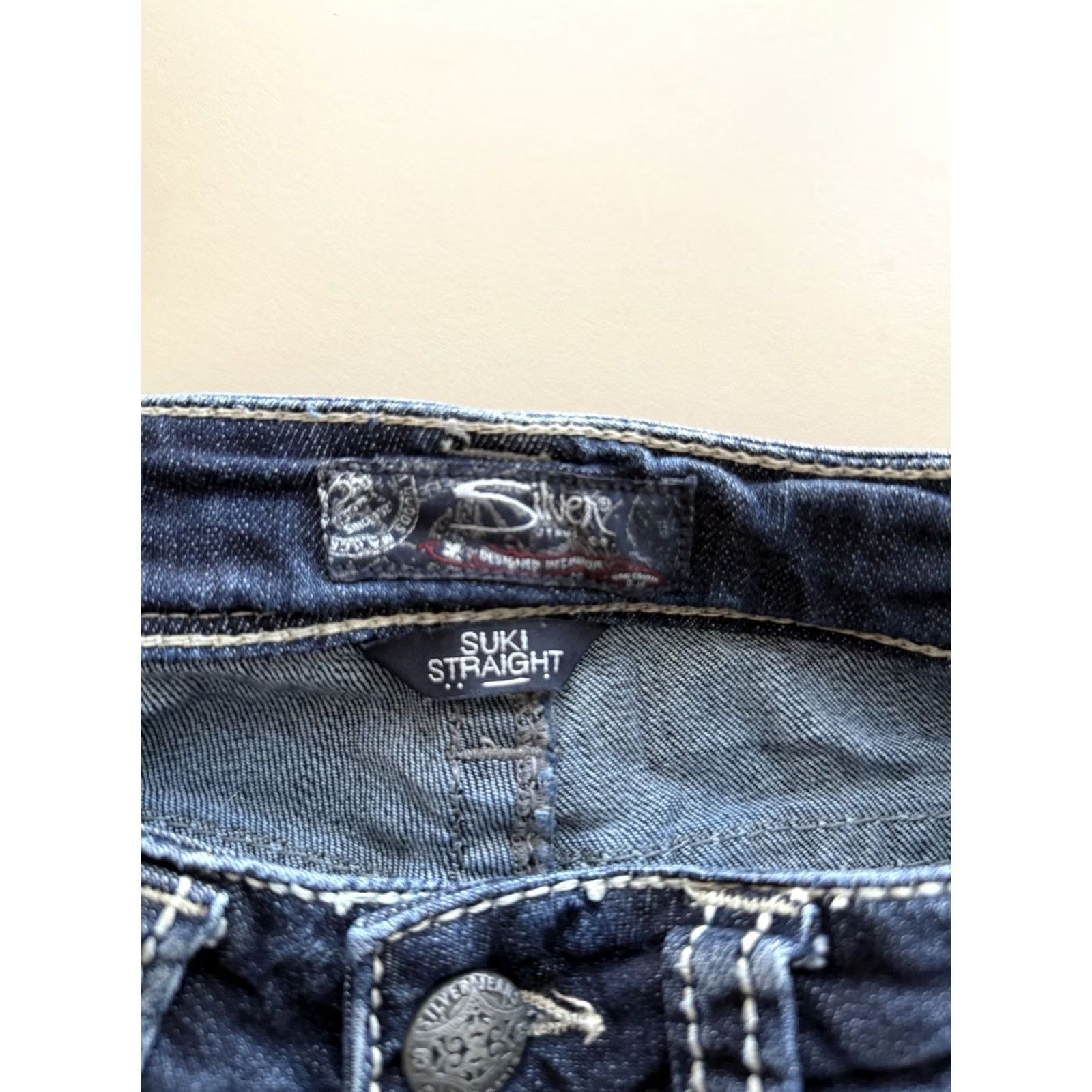 Silver Jeans Co. Silver Jeans Co Suki Jeans Women’s 26x32 Dark Wash Straight Thick Stitch Western Jeans Women Regular Blue 26xs? Size 26" / US 2 / IT 38 - 4 Thumbnail