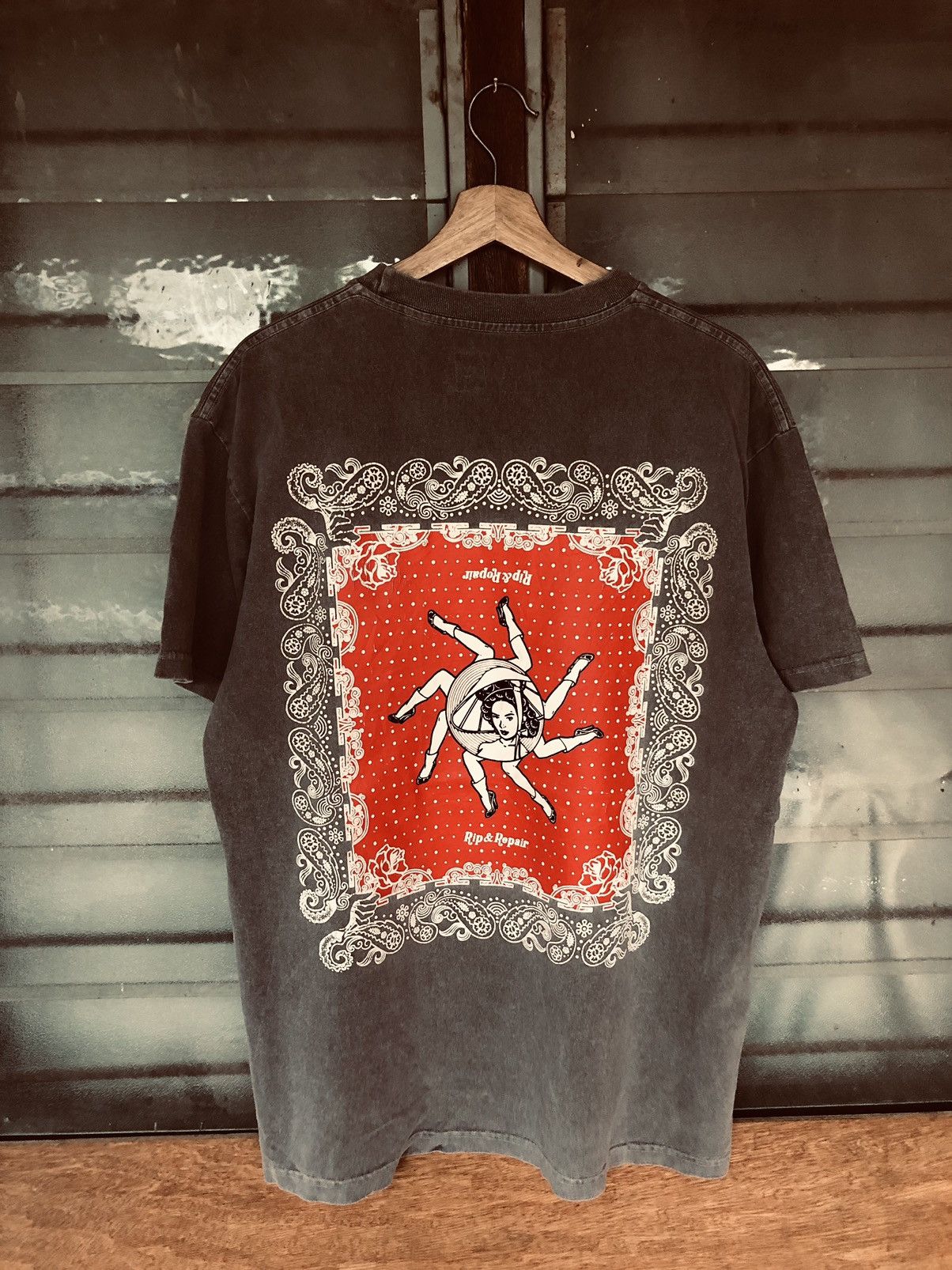 Vintage Vintage Rip & Repair Made In USA Shirt Tee Size US XL / EU 56 / 4 - 7 Thumbnail