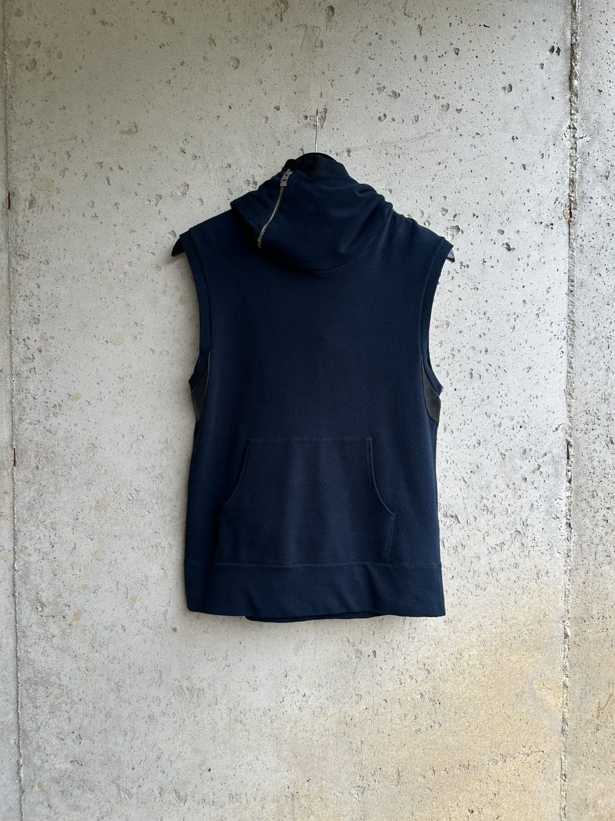 Dior AW04 ‘Leather Appliqué’ High-Neck Sleeveless Hoodie Size US S / EU 44-46 / 1 - 2 Thumbnail