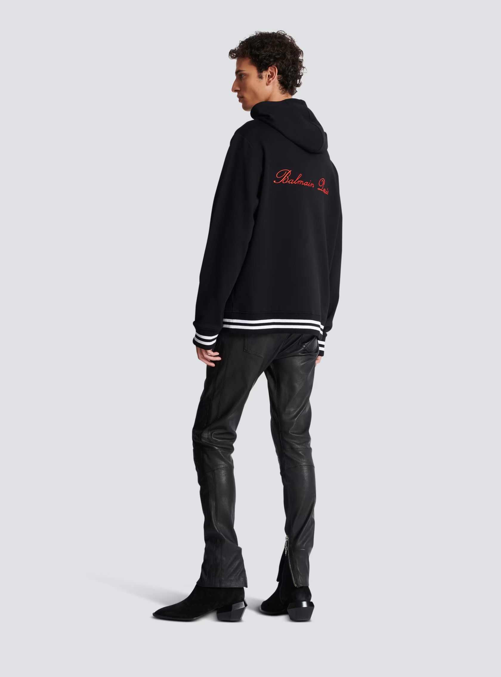 o1s1wg110125 Signature Hoodie in Black