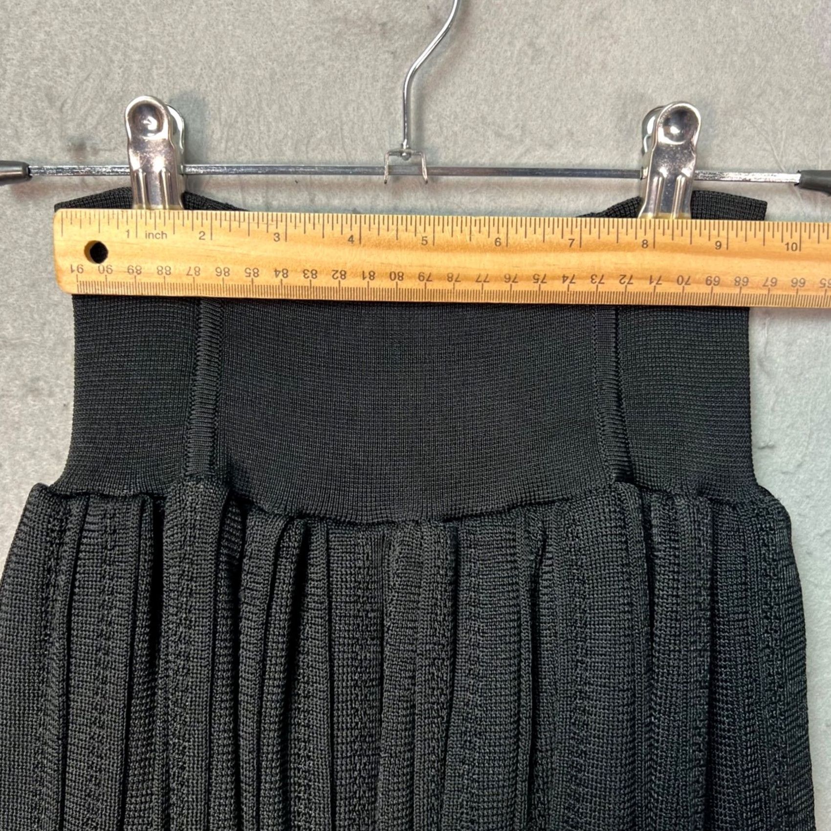 Vintage Wilfred Womens XS Black Pleated Knit Skirt Mini High Waistband Back Zipper, Zipper, Solid, Casual, Spring/Summer/Fall, Adults, Skirt, Women, XS, Black Size 26" / US 2 / IT 38 - 5 Thumbnail