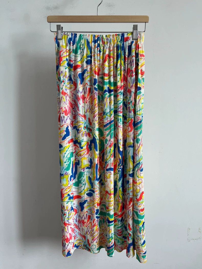 Issey Miyake Issey Miyake size:3 Red and yellow auspicious cloud half s Size 23" - 1 Thumbnail
