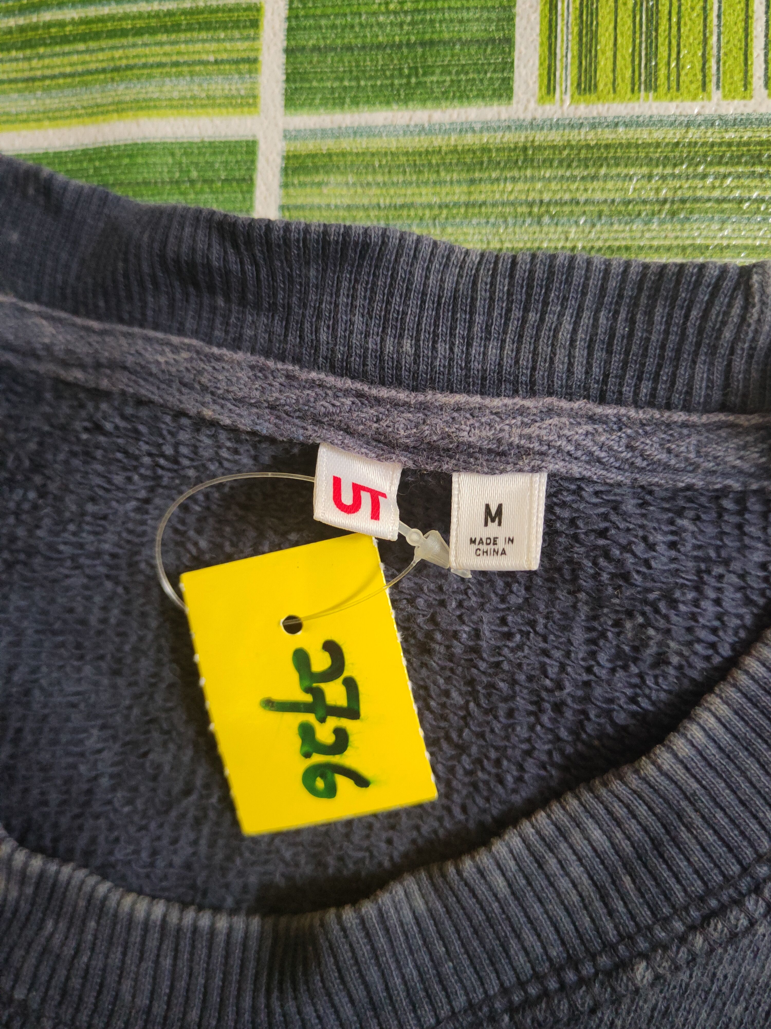 Uniqlo DL Uniqlo wellen surf Navy Sweatshirts #2726 Size US M / EU 48-50 / 2 - 13 Thumbnail