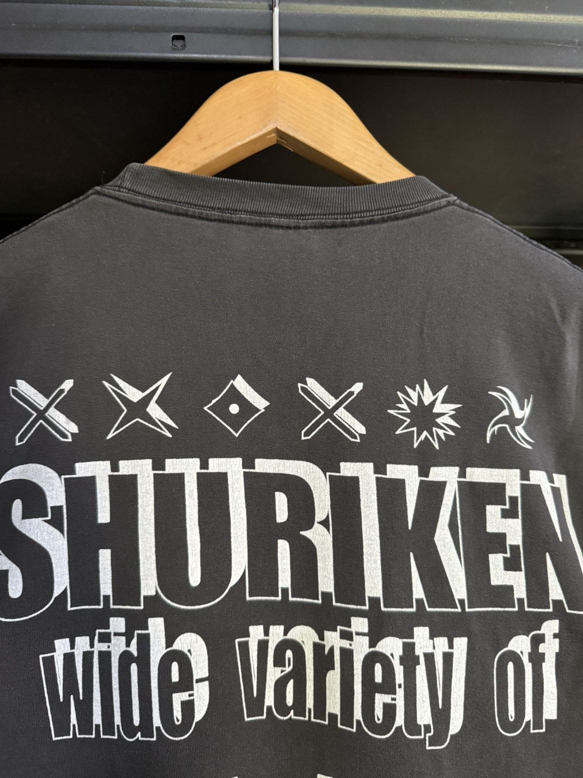 Anime Thrashed Vintage ShurikenThrowing Blade Weapon Sun Faded Tee Size US L / EU 52-54 / 3 - 11 Thumbnail