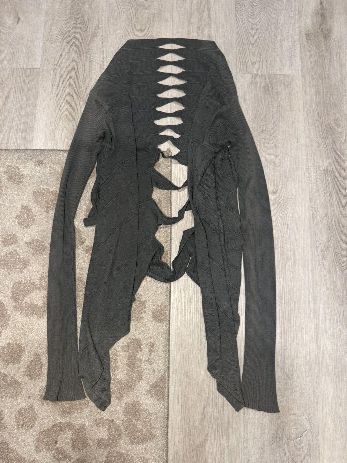 Rick Owens s/s 2010 release slit cardigan!! Size US S / EU 44-46 / 1 - 3 Thumbnail
