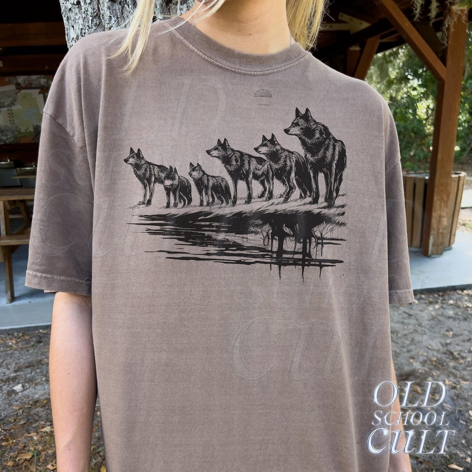 The Unbranded Brand Vintage Wolf Pack 90s Graphic Shirt, Size US L / EU 52-54 / 3 - 1 Thumbnail