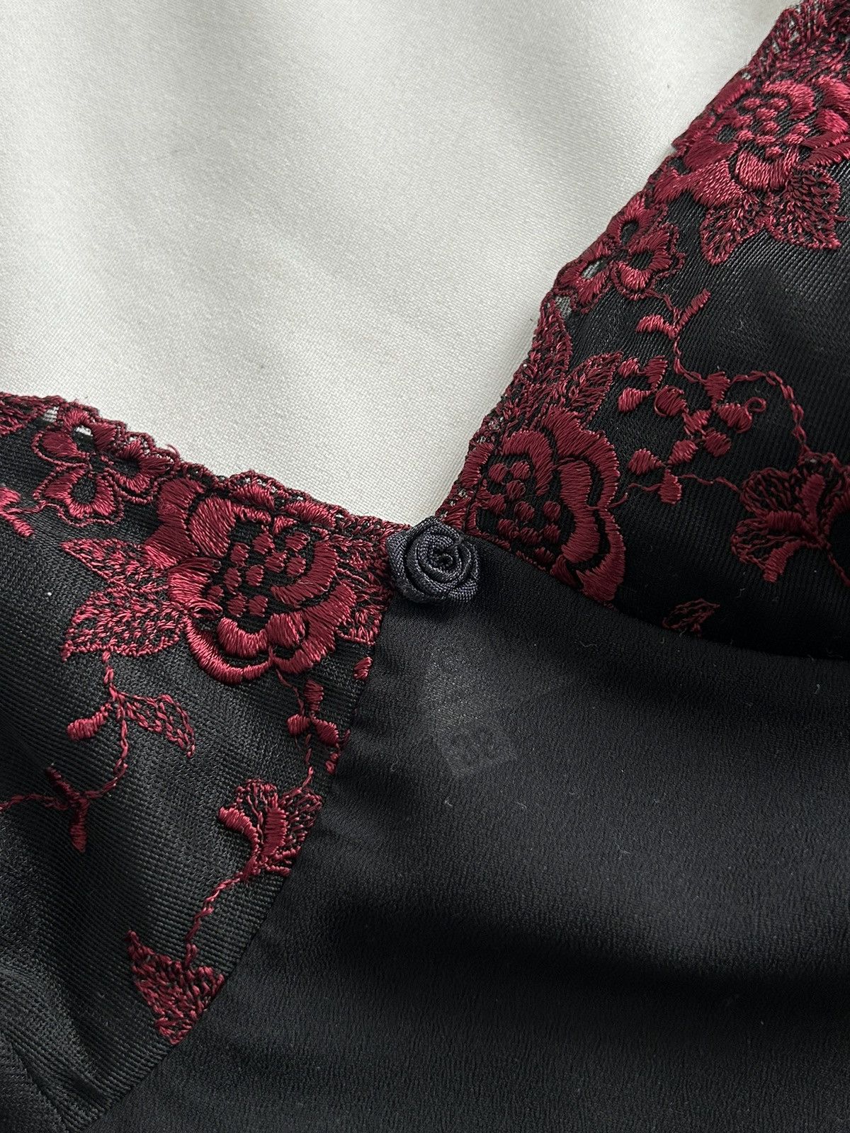 Vintage Vintage stunning nightwear lace dress with rose Size M / US 6-8 / IT 42-44 - 7 Thumbnail