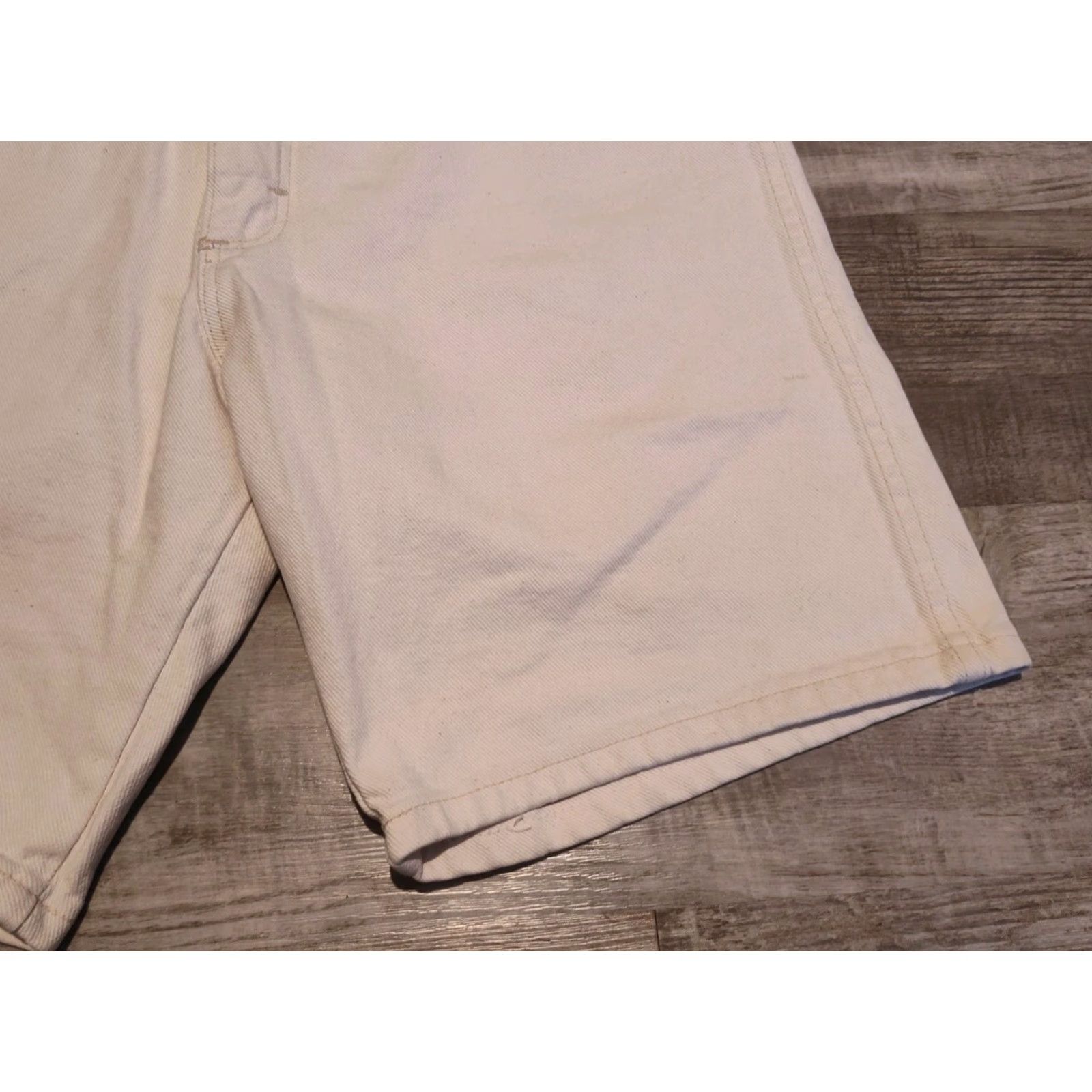 Wrangler VINTAGE Wrangler Bermuda Denim Shorts Mens Size 32 X 8 Ivory Cream White USA Made 90s Casual Retro Size US 32 / EU 48 - 2 Thumbnail