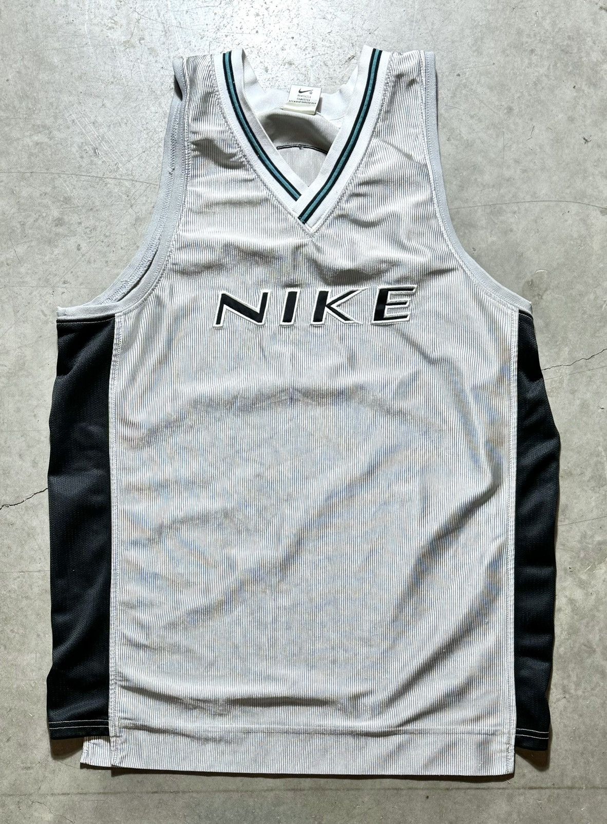 Nike × Vintage Vintage 90’s Nike Basketball Dazzle Jersey size L Size US L / EU 52-54 / 3 - 1 Thumbnail