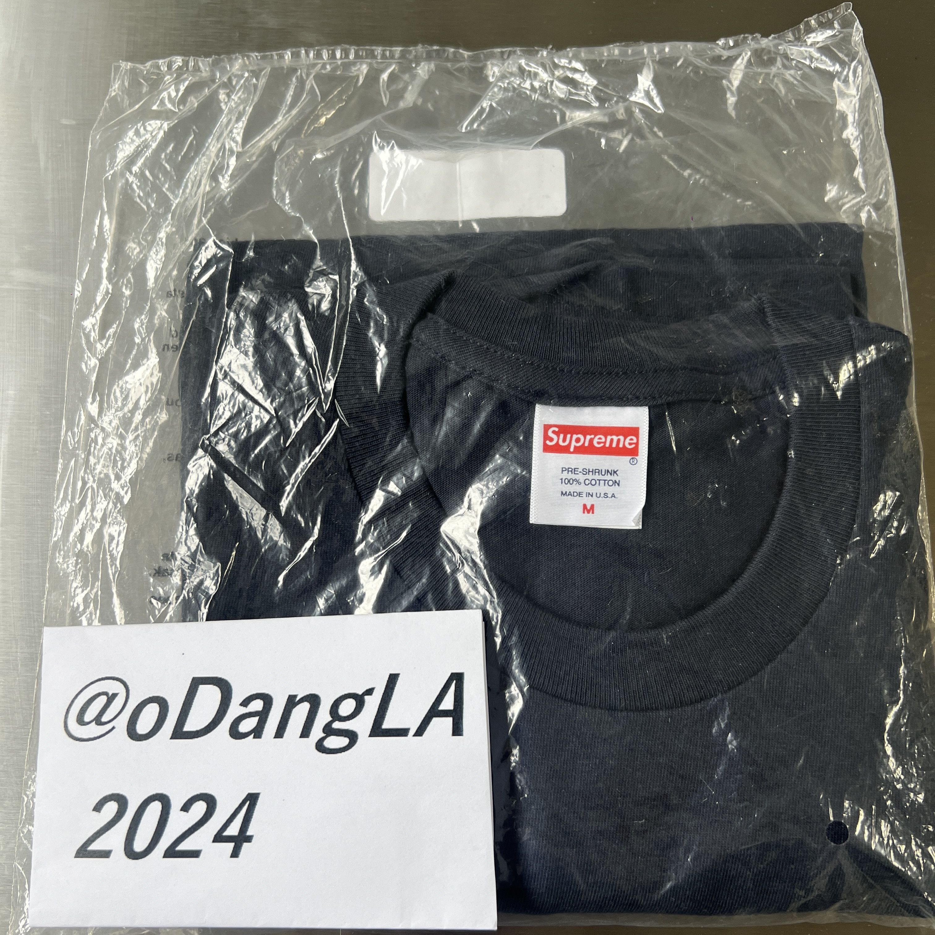 Supreme (M) Supreme Miss Piggy Tee Navy FW24 (DS) Size US M / EU 48-50 / 2 - 1 Thumbnail