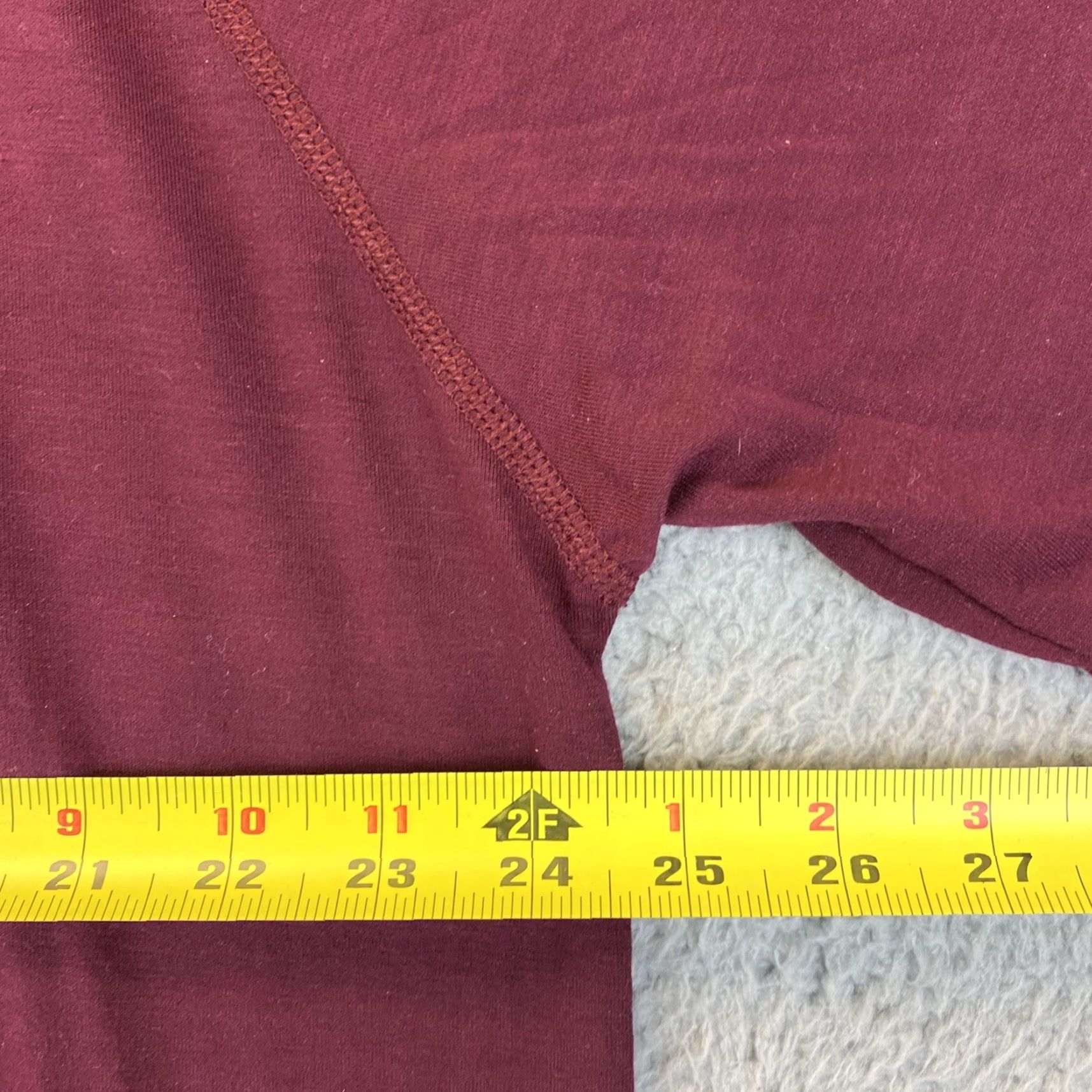 Under Armour VINTAGE? No — Under Armour DRY FIT Training Shirt Short Sleeve Mens XL Maroon Athletic Dri-Fit, Lightweight Moisture-Wicking Sports Tee, 73-9 Size US XL / EU 56 / 4 - 4 Thumbnail