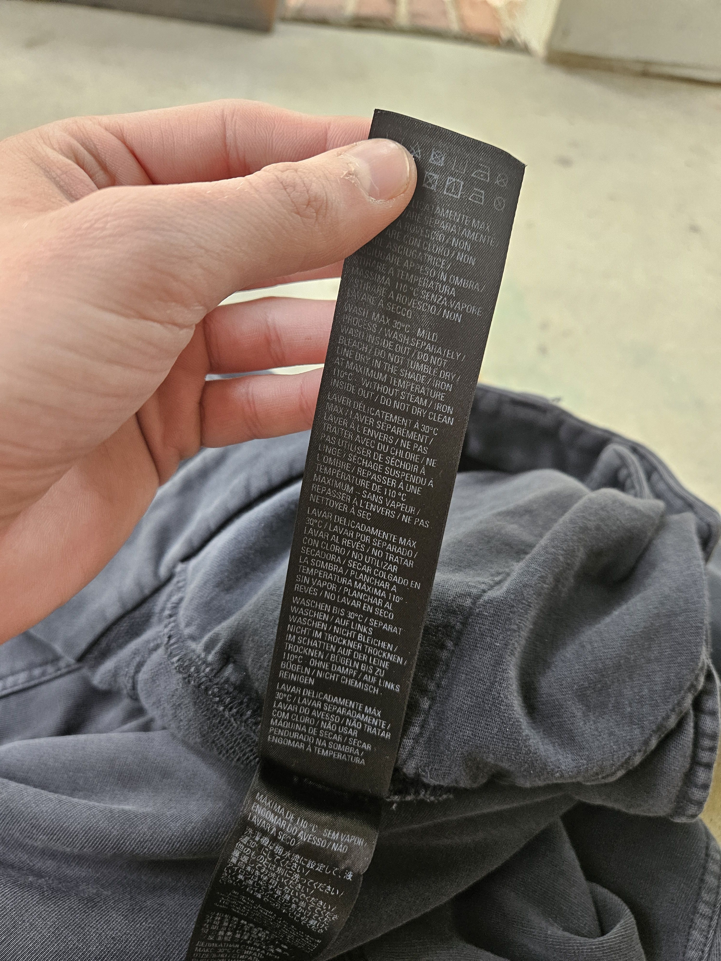 Balenciaga FW22 Gray Trompe-l'œil Denim Print Sweatpants Size US 40 / EU 56 - 13 Thumbnail