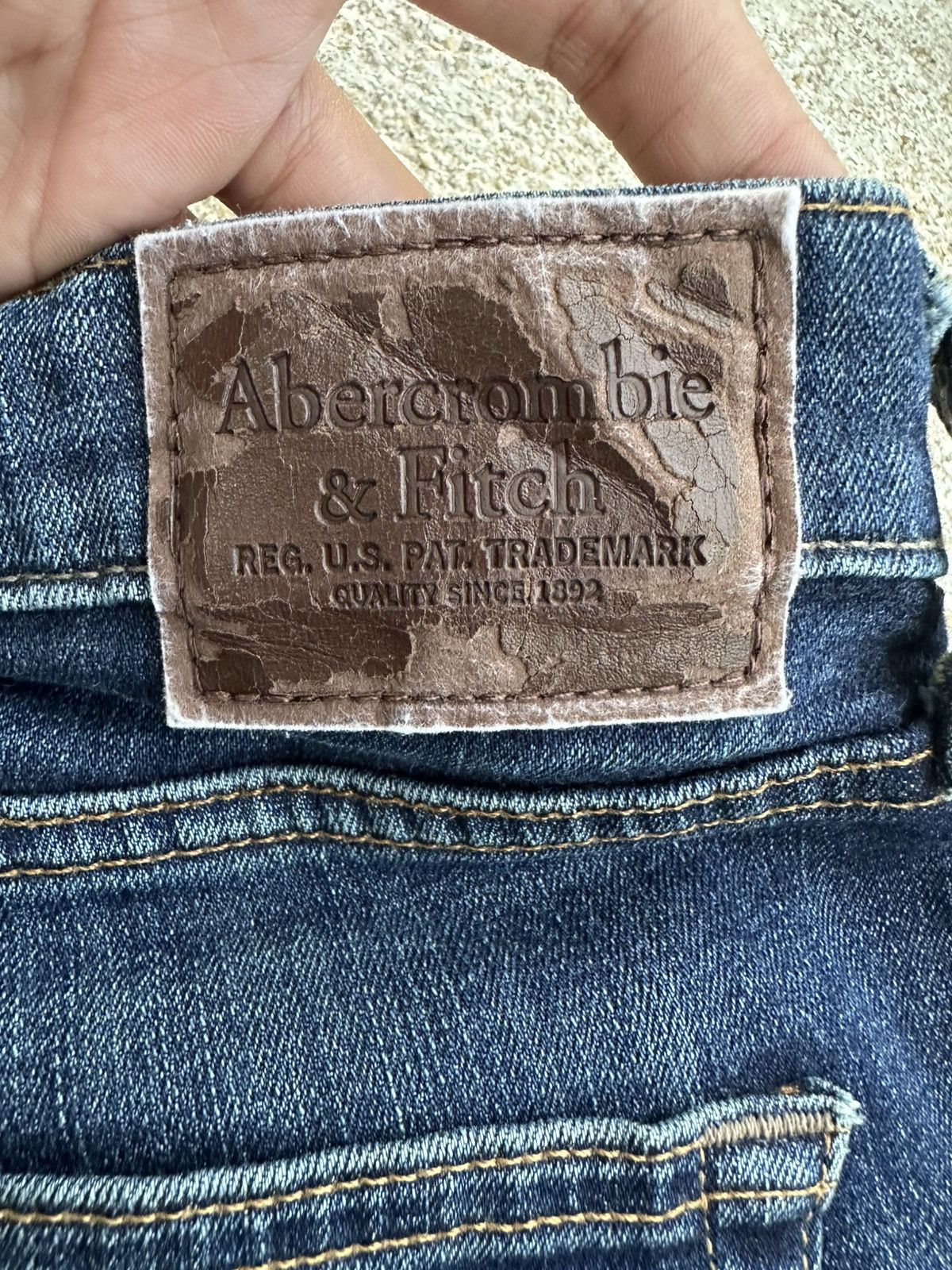 Abercrombie & Fitch Abercrombie & Fitch Japan Indigo Denim Distressed Jeans W32 Size US 32 / EU 48 - 10 Thumbnail