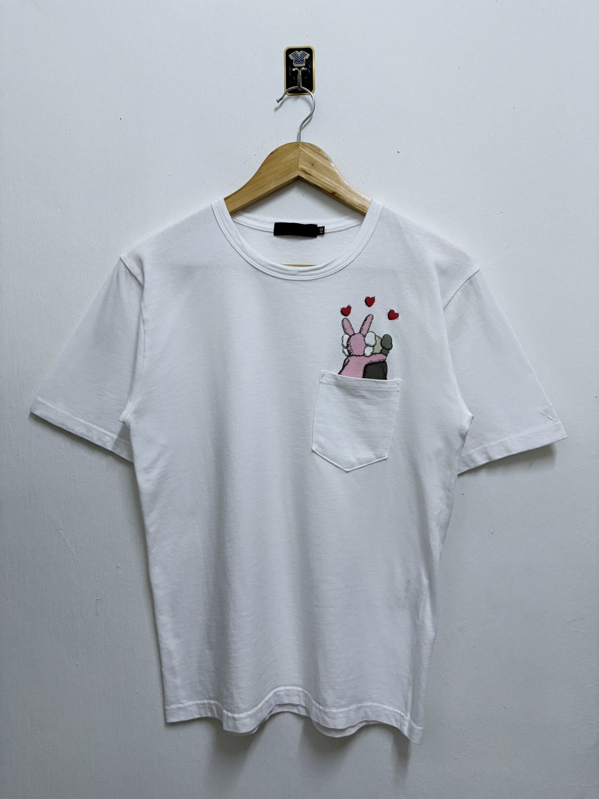 Original Fake 2000's Original Fake " Kaws + Warhol " Kiss Pocket T-Shirt Size US S / EU 44-46 / 1 - 1 Thumbnail