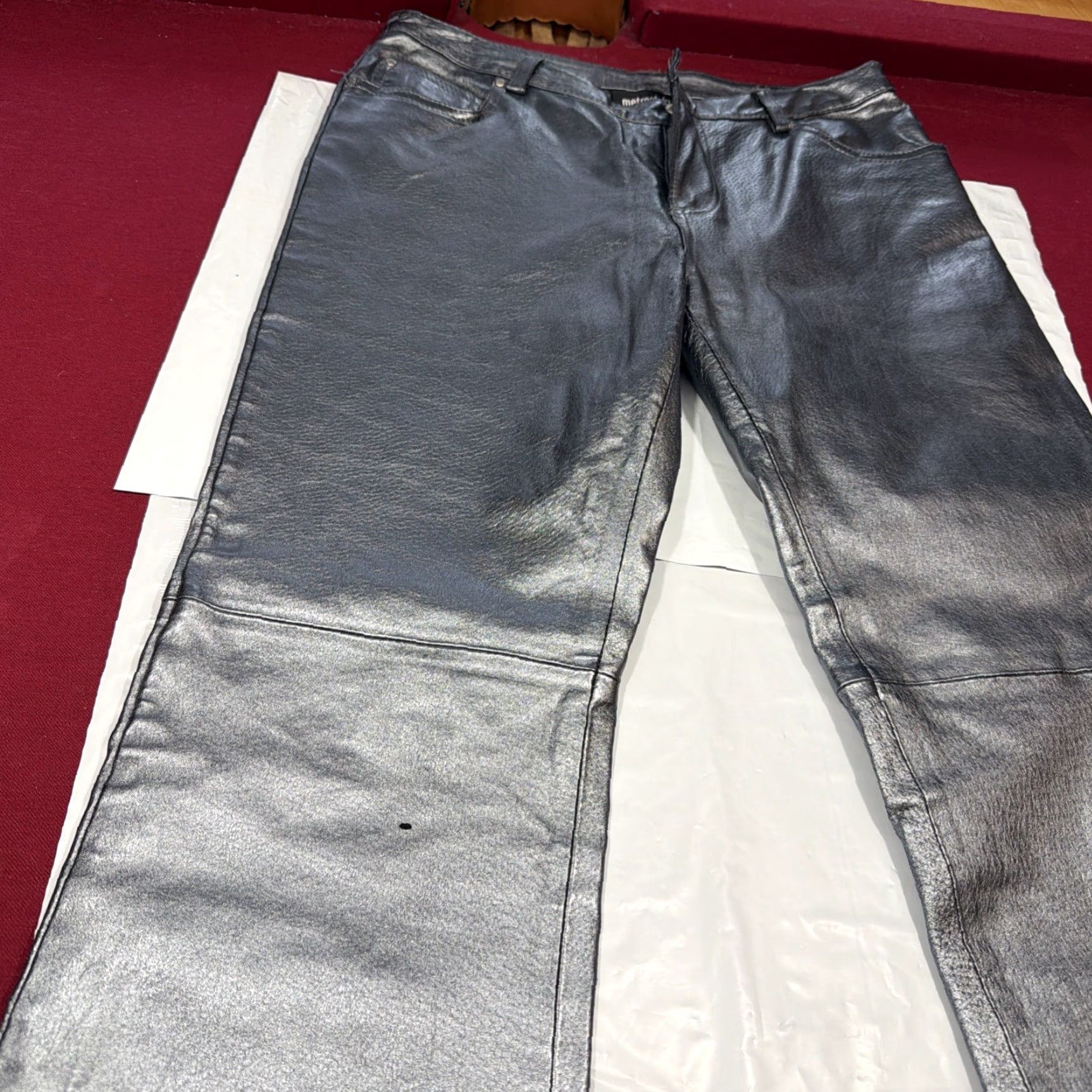 Vintage VINTAGE metrostyle SHINY SILVER LEATHER Pants Lined Bootcut Moto Biker Zip Up Women’s Size 6 Gray 6-Pocket Front Flat Zip Dry Clean Only Boots? Size 28" / US 6 / IT 42 - 3 Thumbnail