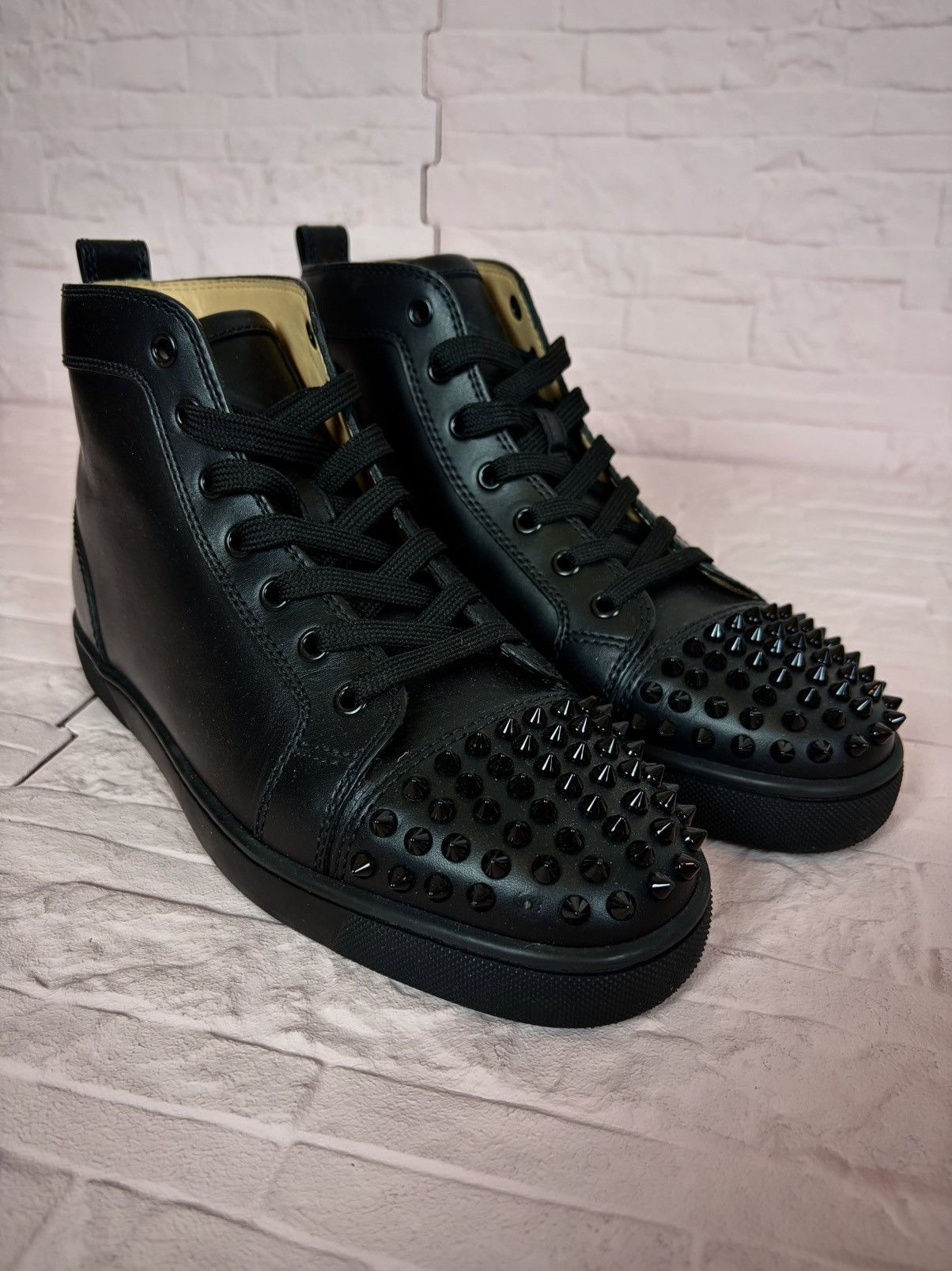 Christian Louboutin Christian louboutin spike sneaker Size US 7 / EU 40 - 1 Thumbnail