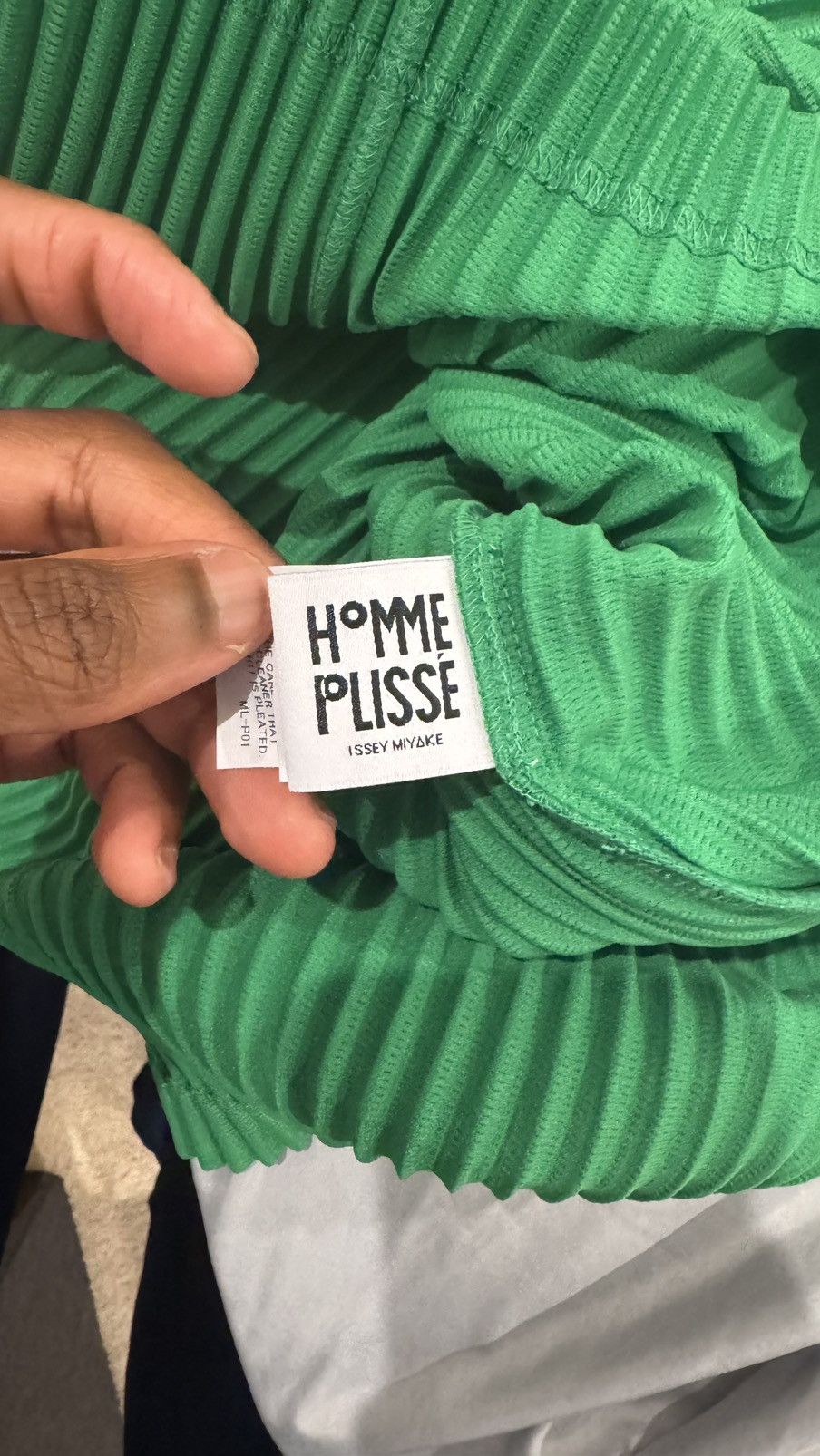 Homme Plisse Issey Miyake Monthly Colors July Pleated Short Sleeve Button-Up Shirt Size US L / EU 52-54 / 3 - 3 Thumbnail
