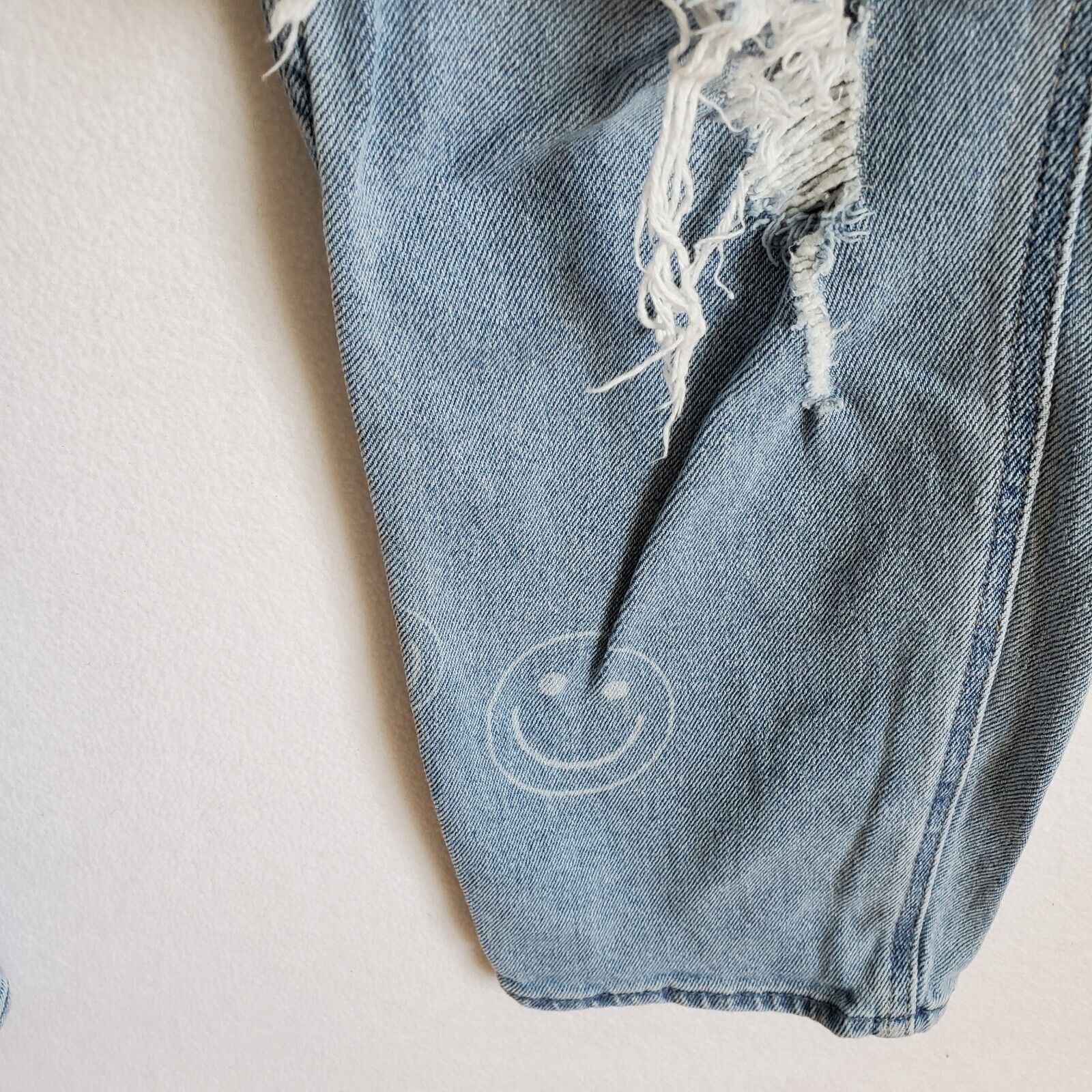 Hollister Hollister Face Distressed Ultra High Rise Mom Blue Jeans Size 29" - 7 Thumbnail