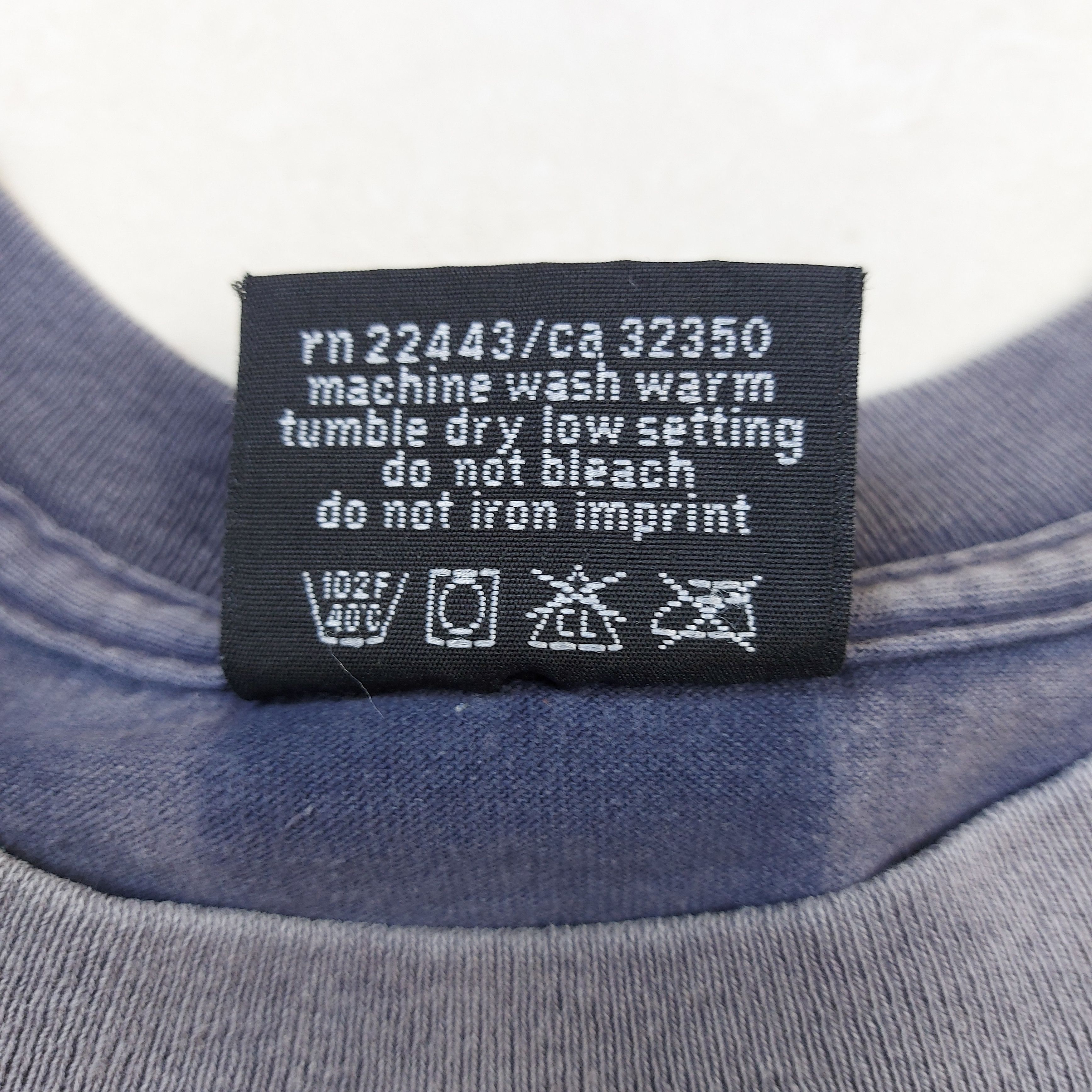 Quiksilver Vintage 90s Quiksilver Surf Skate Gradient Sun Faded TEE Size US XL / EU 56 / 4 - 11 Thumbnail