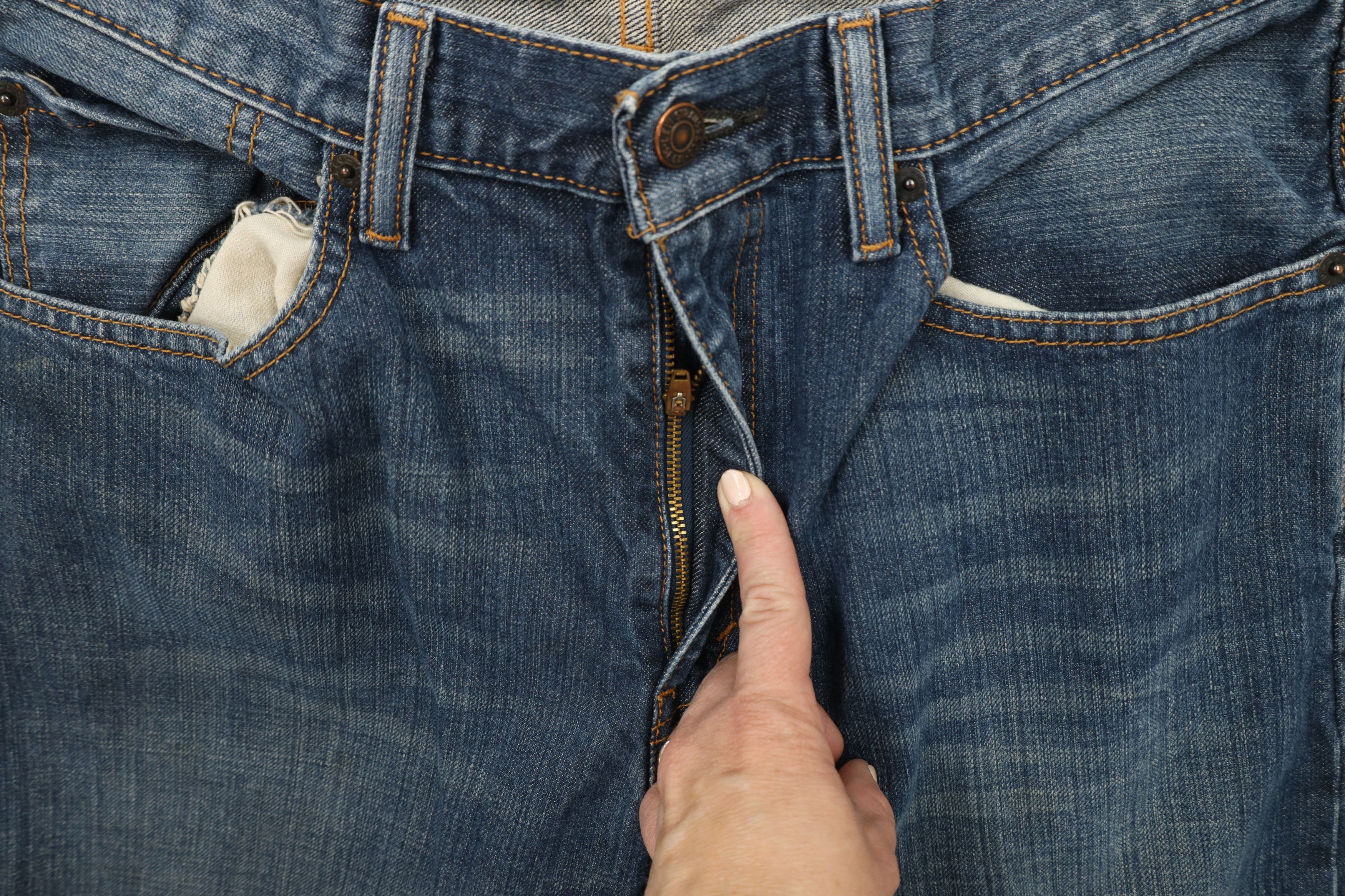 Levi's × Vintage Vintage Y2K Levis 550 Relaxed Fit Denim Jeans Blue Cotton Size US 33 - 7 Thumbnail
