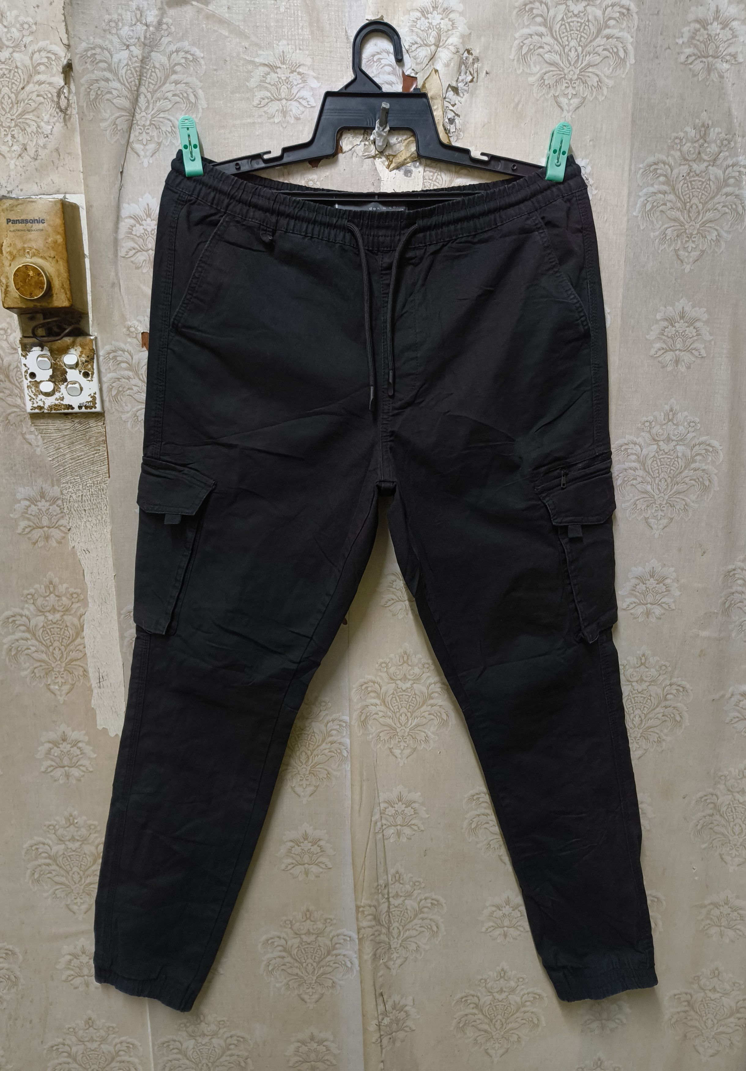 Denim & Co. Denim Co. Black Slim cuffed Cargo pants Size US 36 / EU 52 - 1 Thumbnail