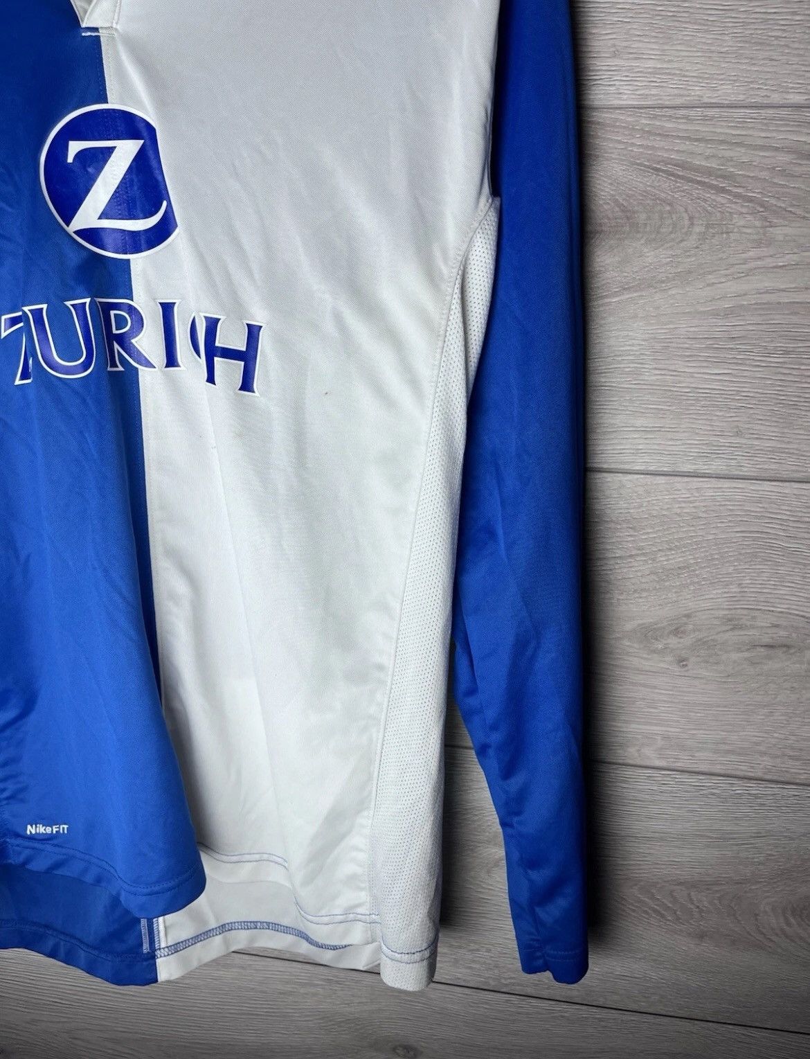 Nike MENS Vintage soccer jerseys Zurich Nike size L Size US L / EU 52-54 / 3 - 2 Thumbnail