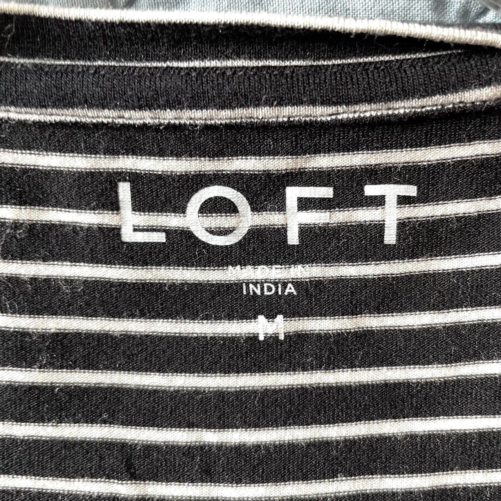 Loft Loft Womens Black & White Striped Long Sleeve V-Neck Top Size M Shirt Womens Med Black White Striped V-Neck Pullover Casual Workwear Size M / US 6-8 / IT 42-44 - 4 Thumbnail