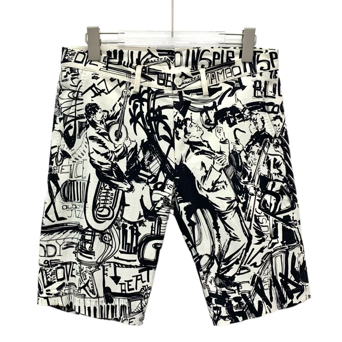 Dolce & Gabbana Dolce Gabbana Graffiti Print Casual Shorts K26WX Size US 32 / EU 48 - 1 Thumbnail