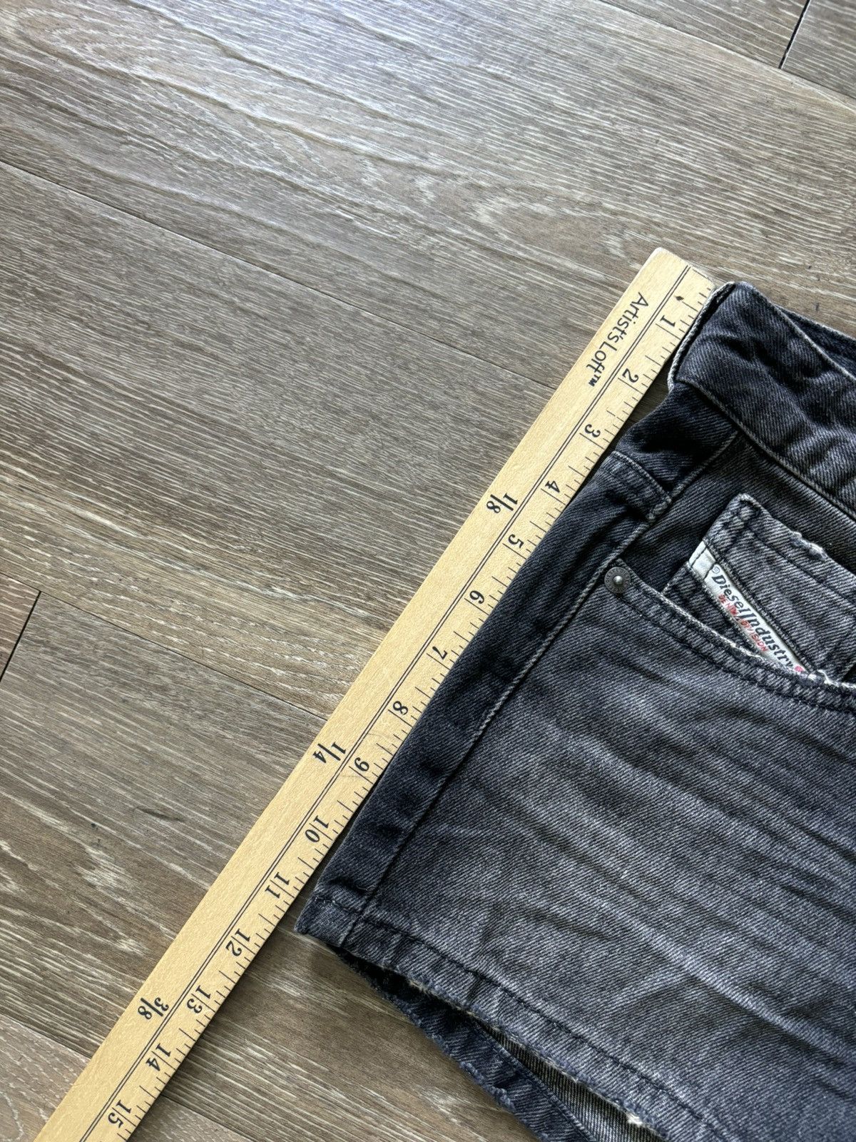 Diesel × Japanese Brand Crazy Y2K Diesel Industry Black Denim Shorts W 26 Size 26" / US 2 / IT 38 - 7 Thumbnail