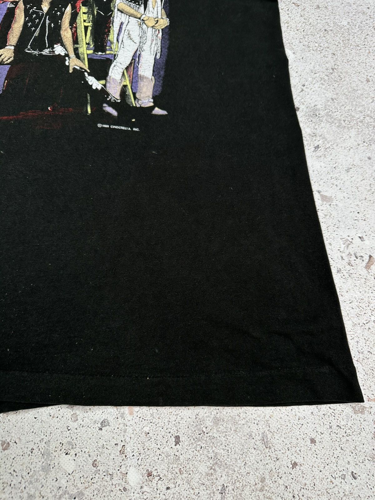 Band Tees Vintage 1988 Cinderella Long Gold Winter Tour t shirt Men L Size US L / EU 52-54 / 3 - 7 Thumbnail