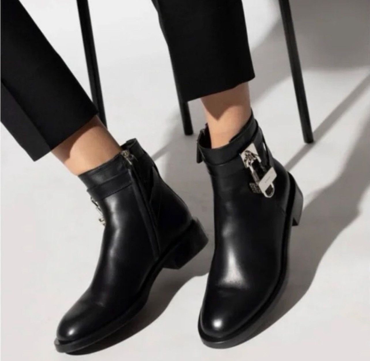 Givenchy Givenchy Padlock Ankle Leather Boots size 42 Size US 12 / IT 42 - 2 Thumbnail