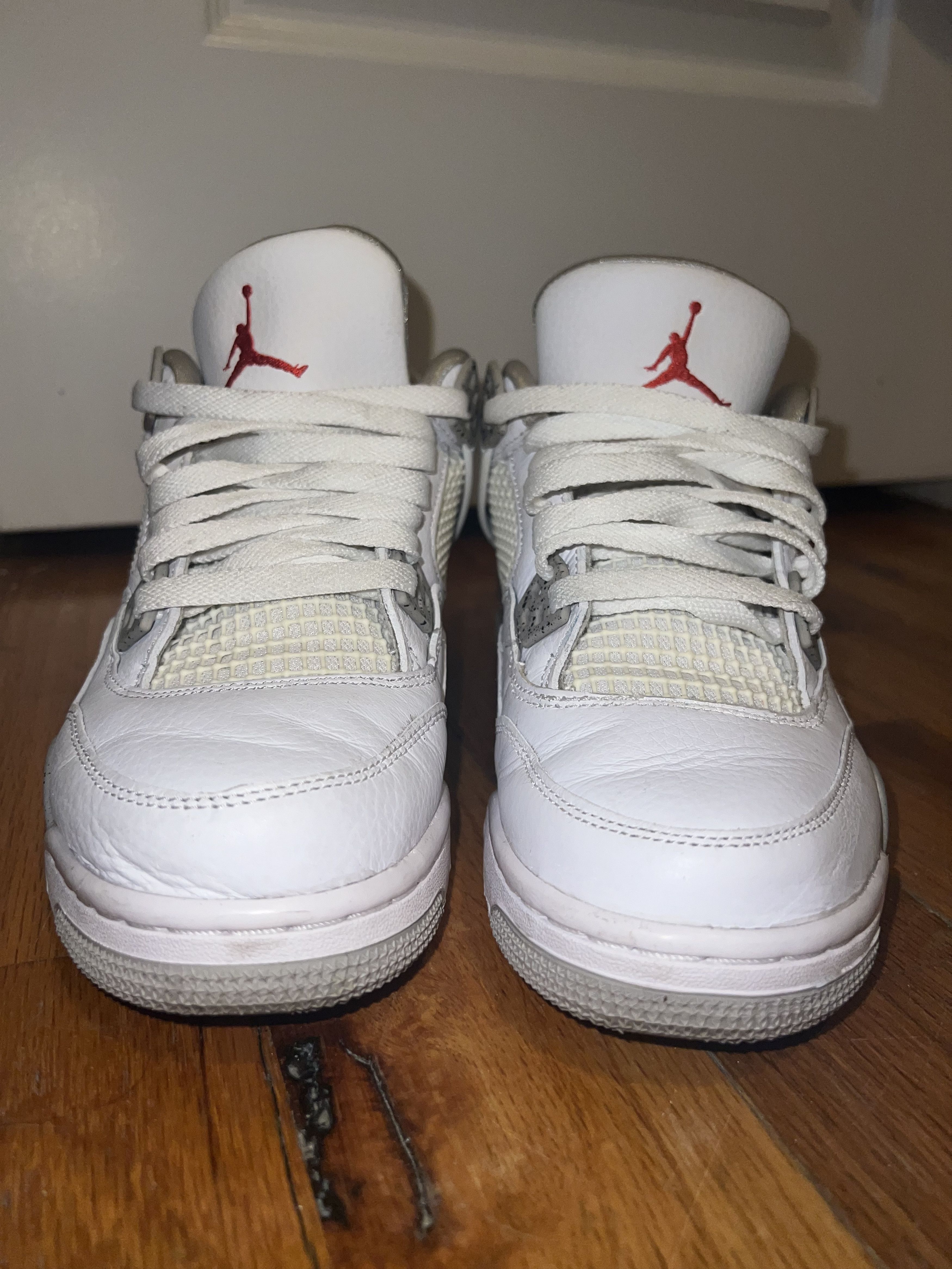 Nike Nike Jordan 4 Retro White Oreo 6.5 Youth GS, Used Once Size US 6.5 / EU 39-40 - 7 Thumbnail