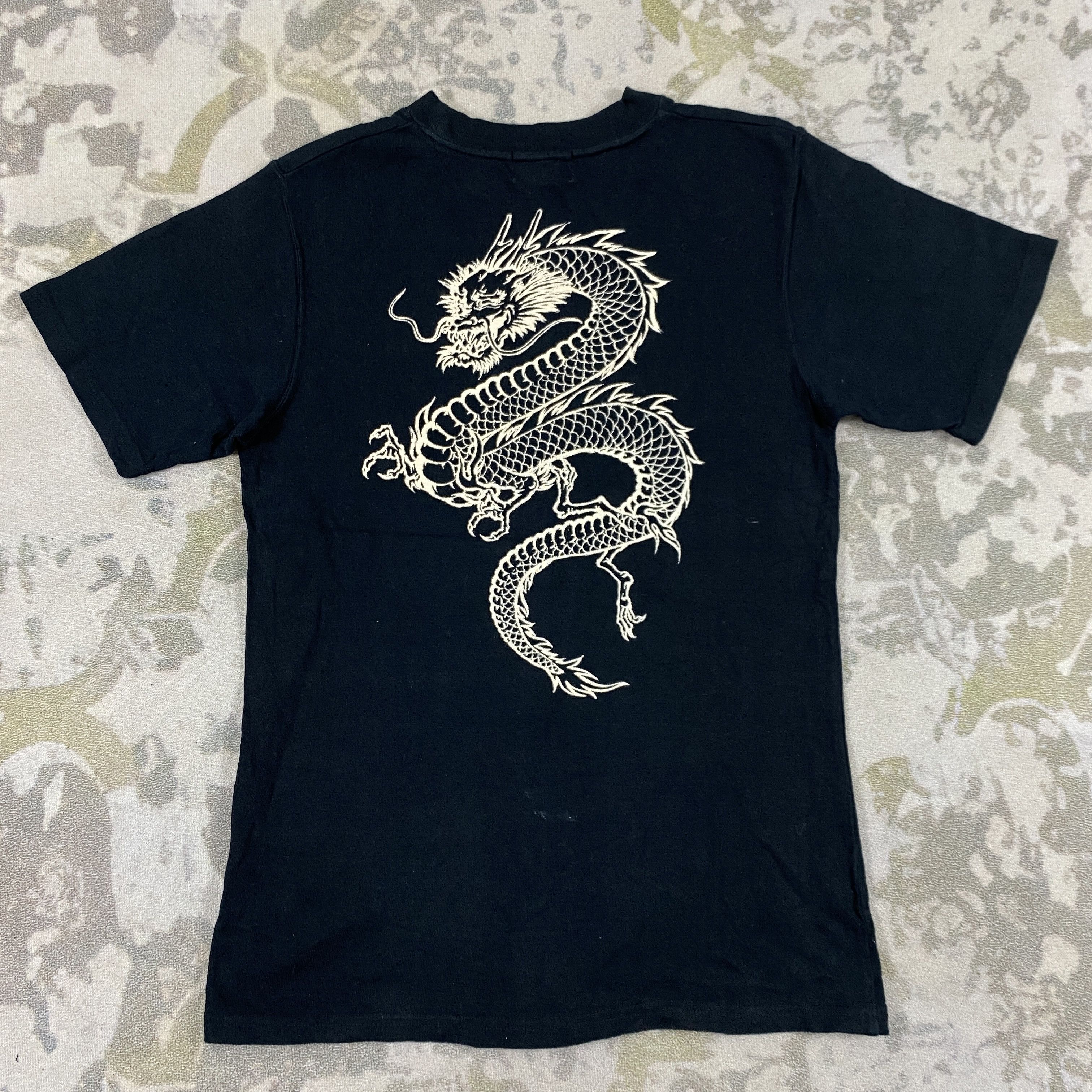 Japanese Brand Vintage Japanesse Brand Crows Dragon T Shirt -B042 Size US S / EU 44-46 / 1 - 1 Thumbnail