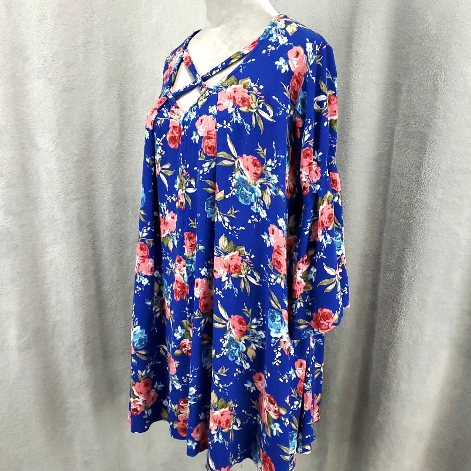 Vintage Womens Tunic Top XL Blue Floral Boho V-Neck Straps 3/4 Sleeve Crochet Criss Cross Neckline Blouse Shirt Size XL / US 12-14 / IT 48-50 - 2 Thumbnail