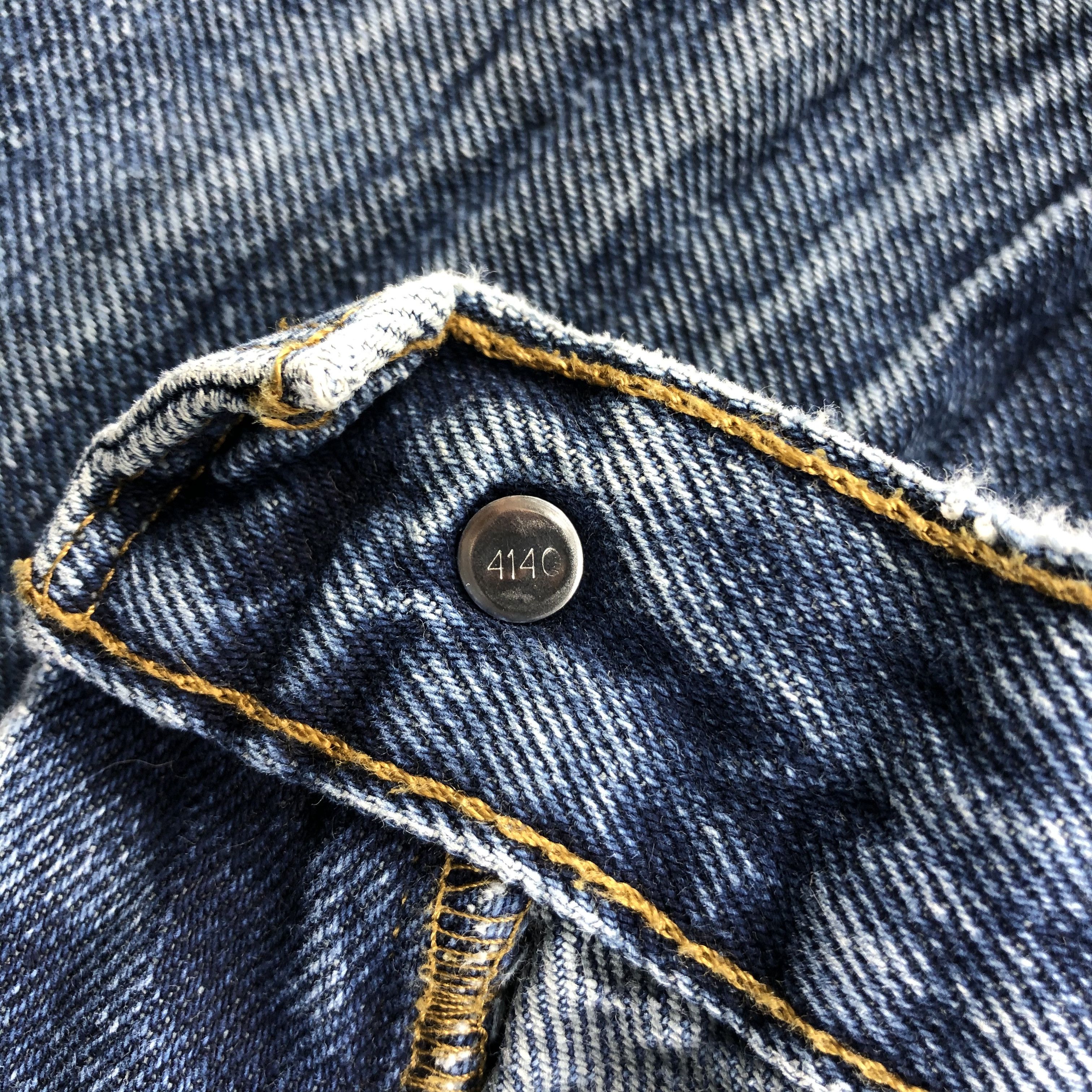Levi's Vintage Levis 514 Jeans Blue Distressed Hem KJ519 Size US 36 / EU 52 - 9 Thumbnail