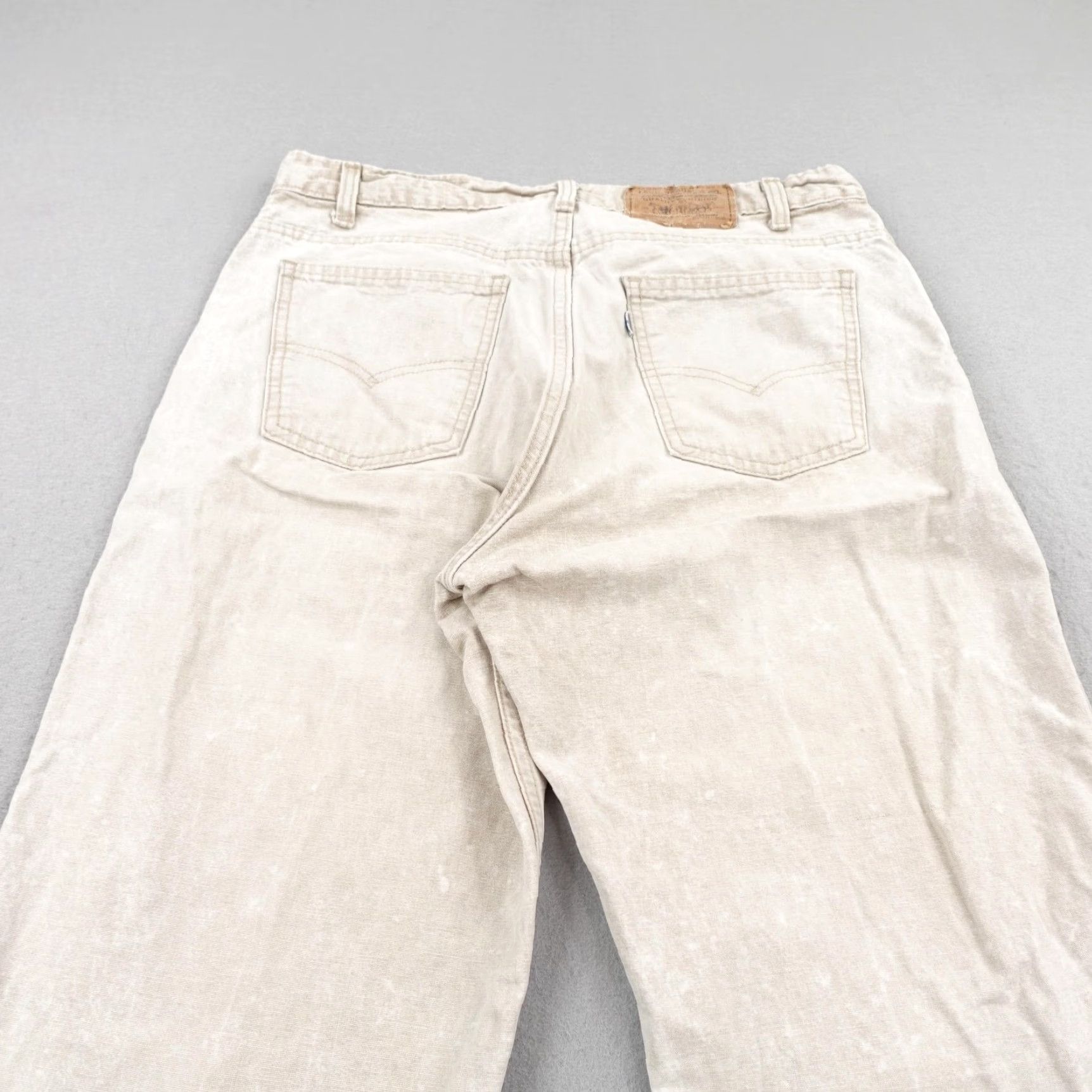 Levi's VINTAGE LevisJeans Jeans Mens 34x30 Beige Denim 550 Relaxed Fit Tapered Leg Faded 80s Size US 34 / EU 50 - 7 Thumbnail