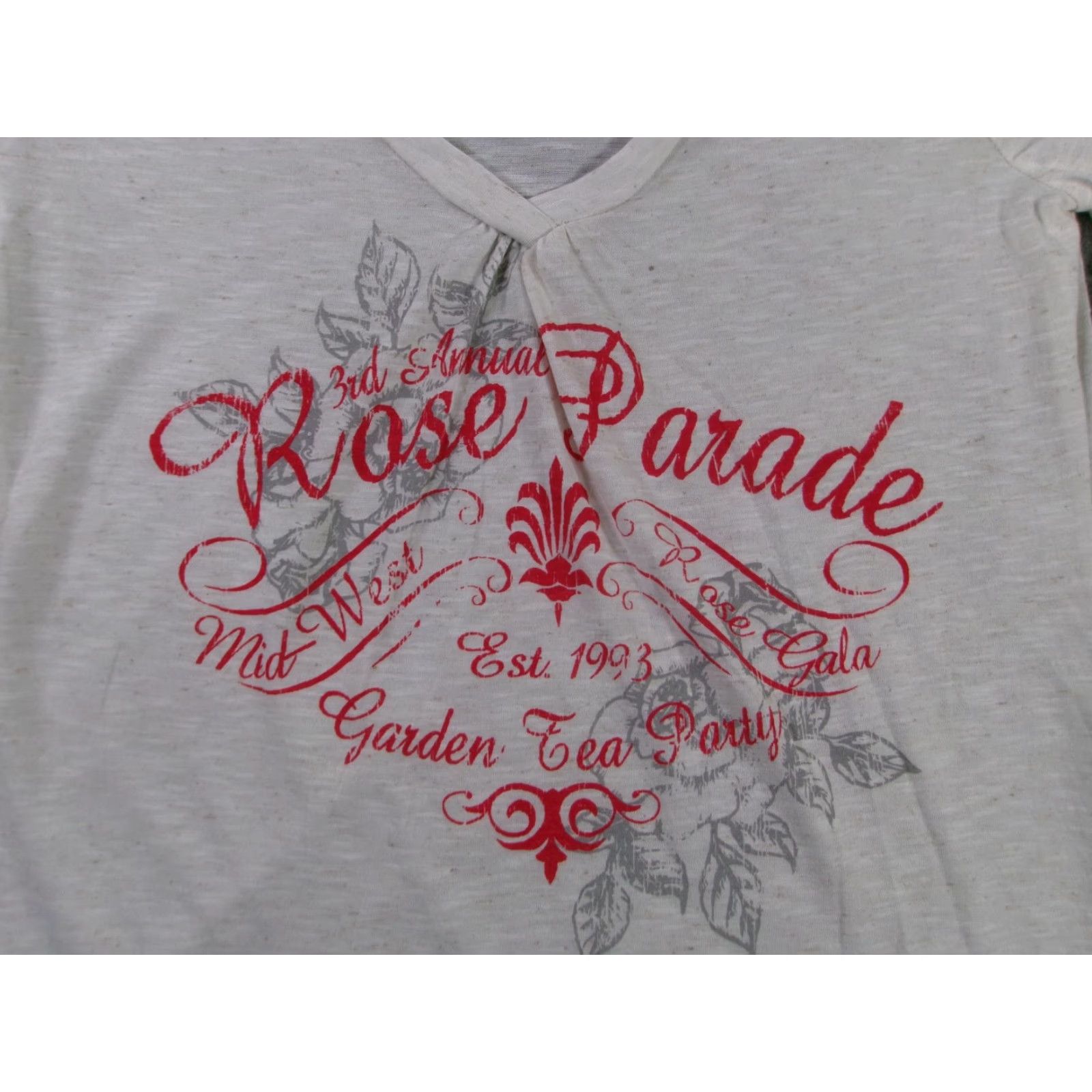 Vintage Maurices T Shirt Womens XL V-Neck Rose Parade Graphic Short Sleeve Ivory Heather Size XL / US 12-14 / IT 48-50 - 2 Thumbnail
