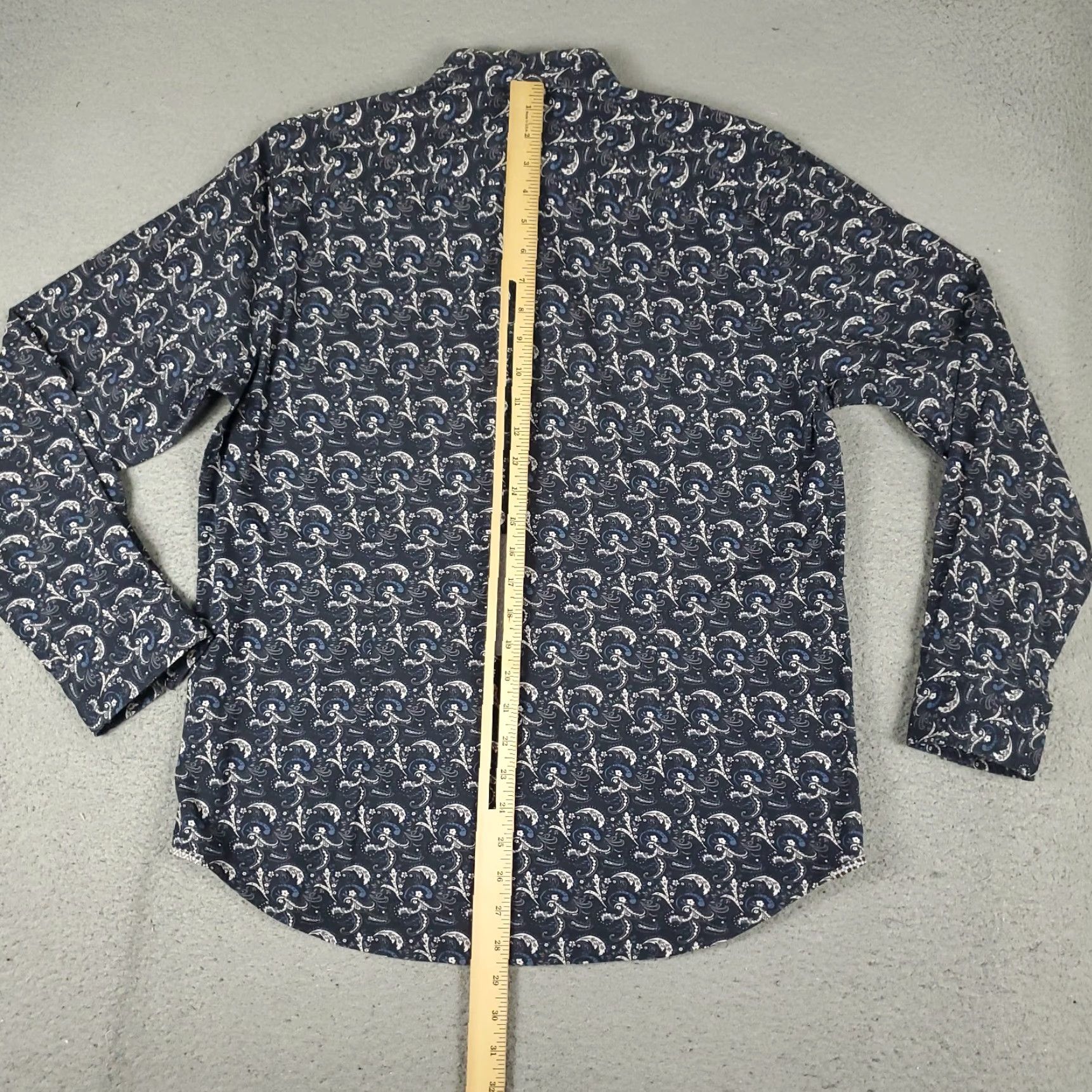 Robert Graham Robert Graham Shirt Mens M Blue Button-Up Long Sleeve Tailored Fit Casual Formal Modern Preppy 90s? (No, avoid guessing decade) Size US M / EU 48-50 / 2 - 5 Thumbnail