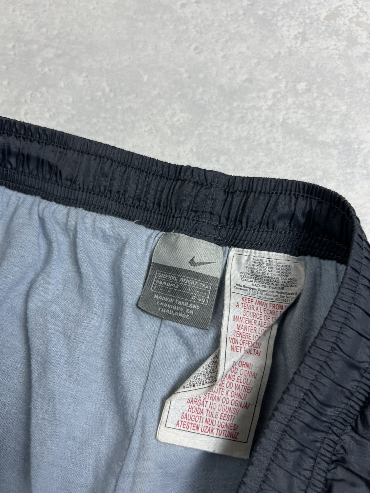 Nike 90s Nike Swoosh Vintage Y2K Gorpcore Nylon Parachute Pants Size US 34 / EU 50 - 5 Thumbnail