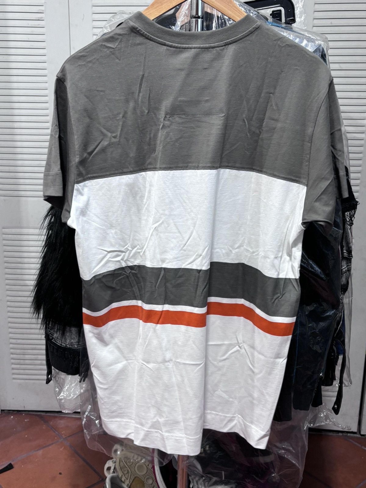 Givenchy Givenchy Class of Nineteen Fifty Two Grey/White Tee Size US L / EU 52-54 / 3 - 5 Thumbnail