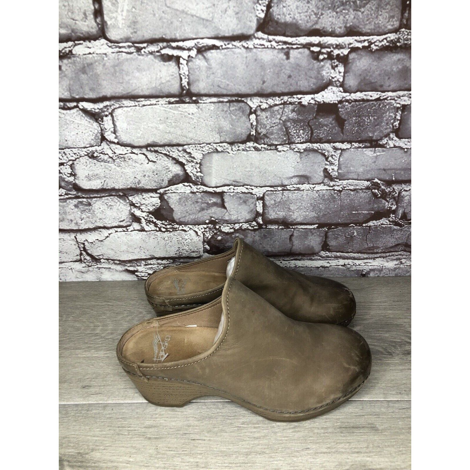 Other Dansko Brown Leather Round Toe Mule Pumps Heel Clogs Shoes Size US 6 / IT 36 - 12 Thumbnail