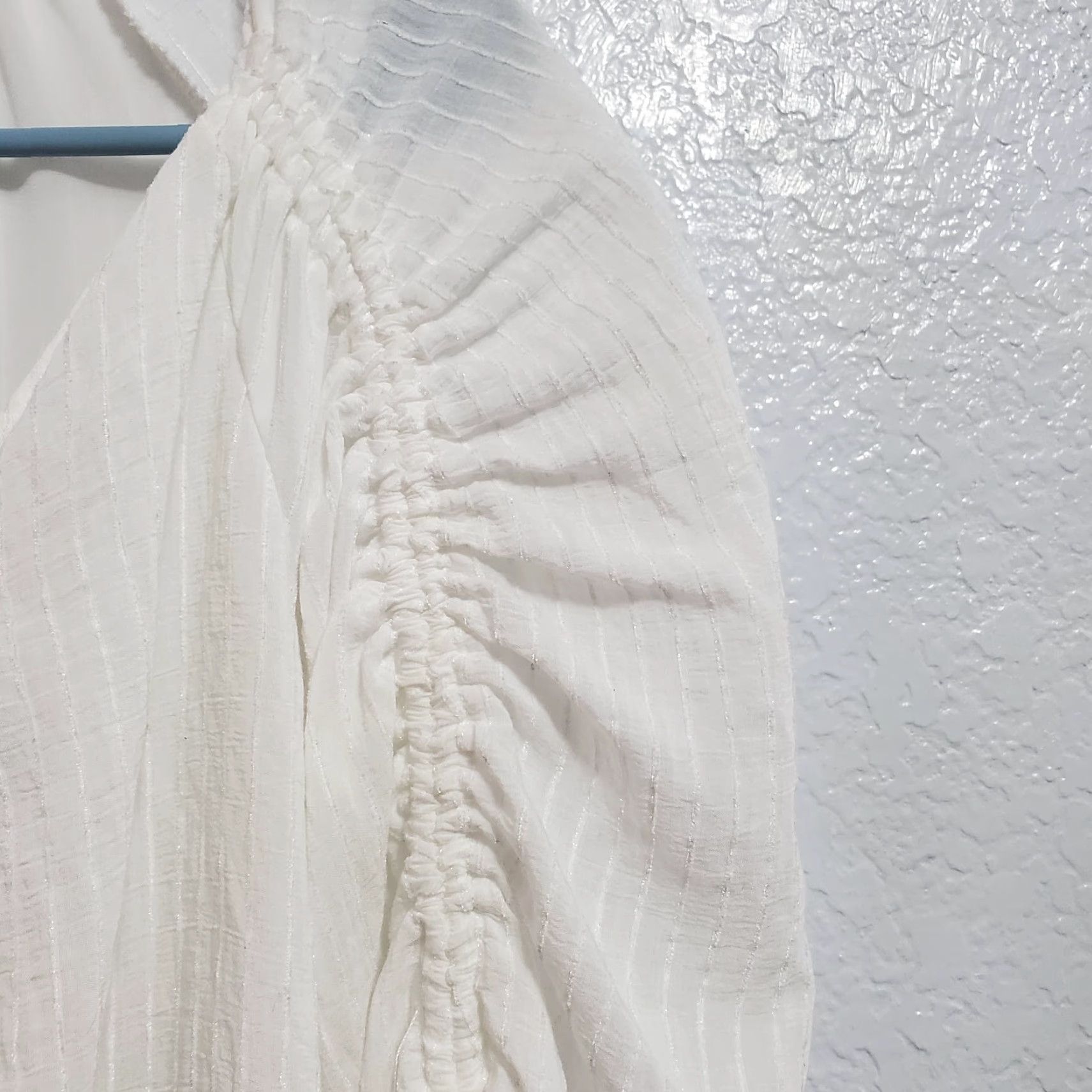 ASTR The Label ASTR The Label Blouse Women M White Ruched Sleeve V Neck Sheer Peasant Boho Shirt Size M / US 6-8 / IT 42-44 - 5 Thumbnail