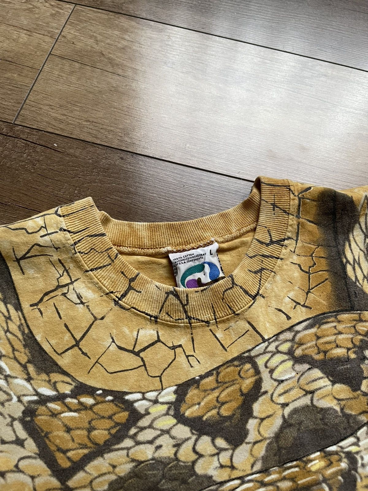 Liquid Blue 1996 Liquid Blue Snake Scorpion Vintage T-Shirt Tee Size US L / EU 52-54 / 3 - 11 Thumbnail
