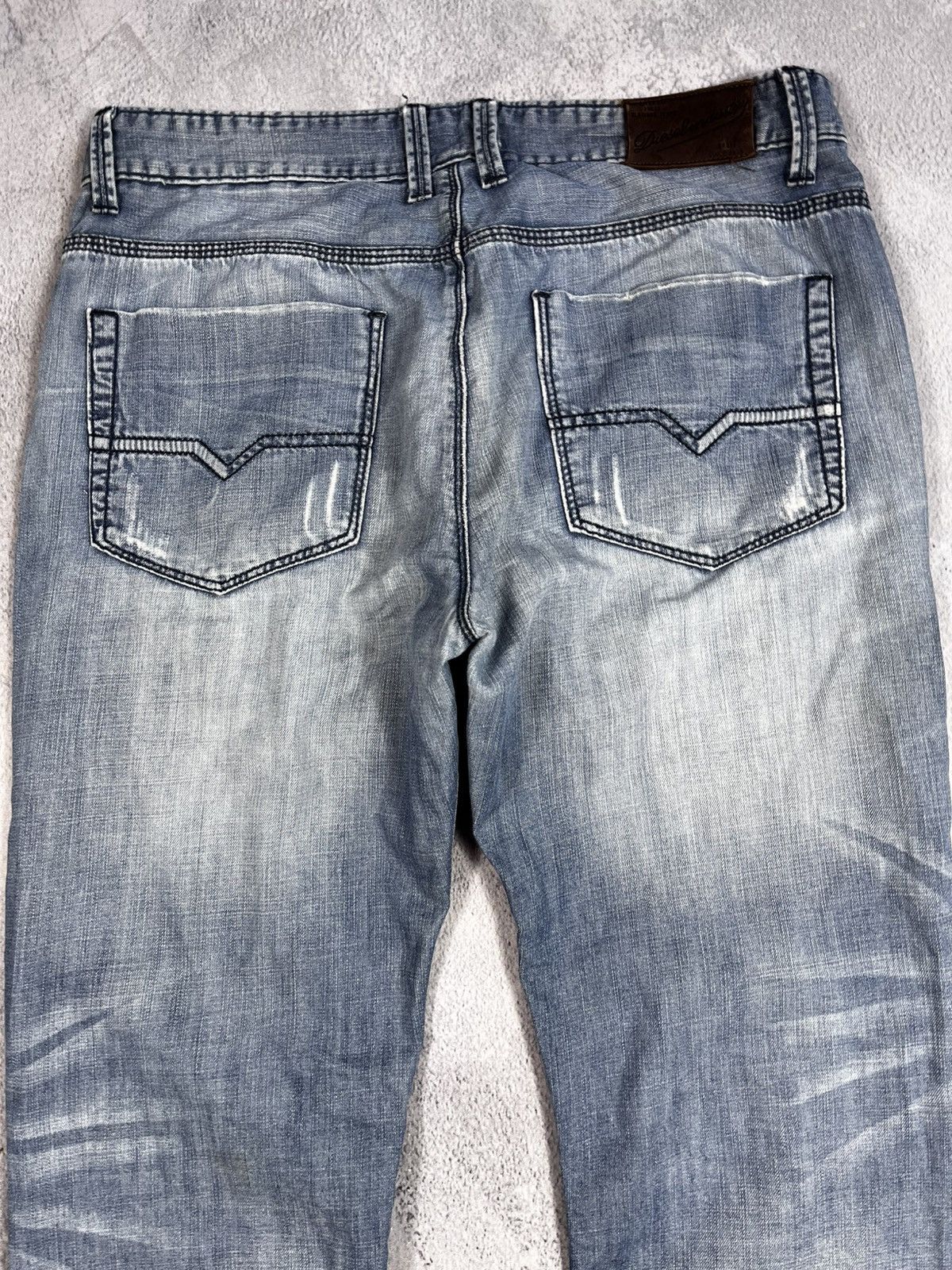 Diesel × Diesel Black Gold × Vintage Vintage Y2K Diesel faded Italy denim jeans streetwear 34 Size US 34 / EU 50 - 2 Thumbnail