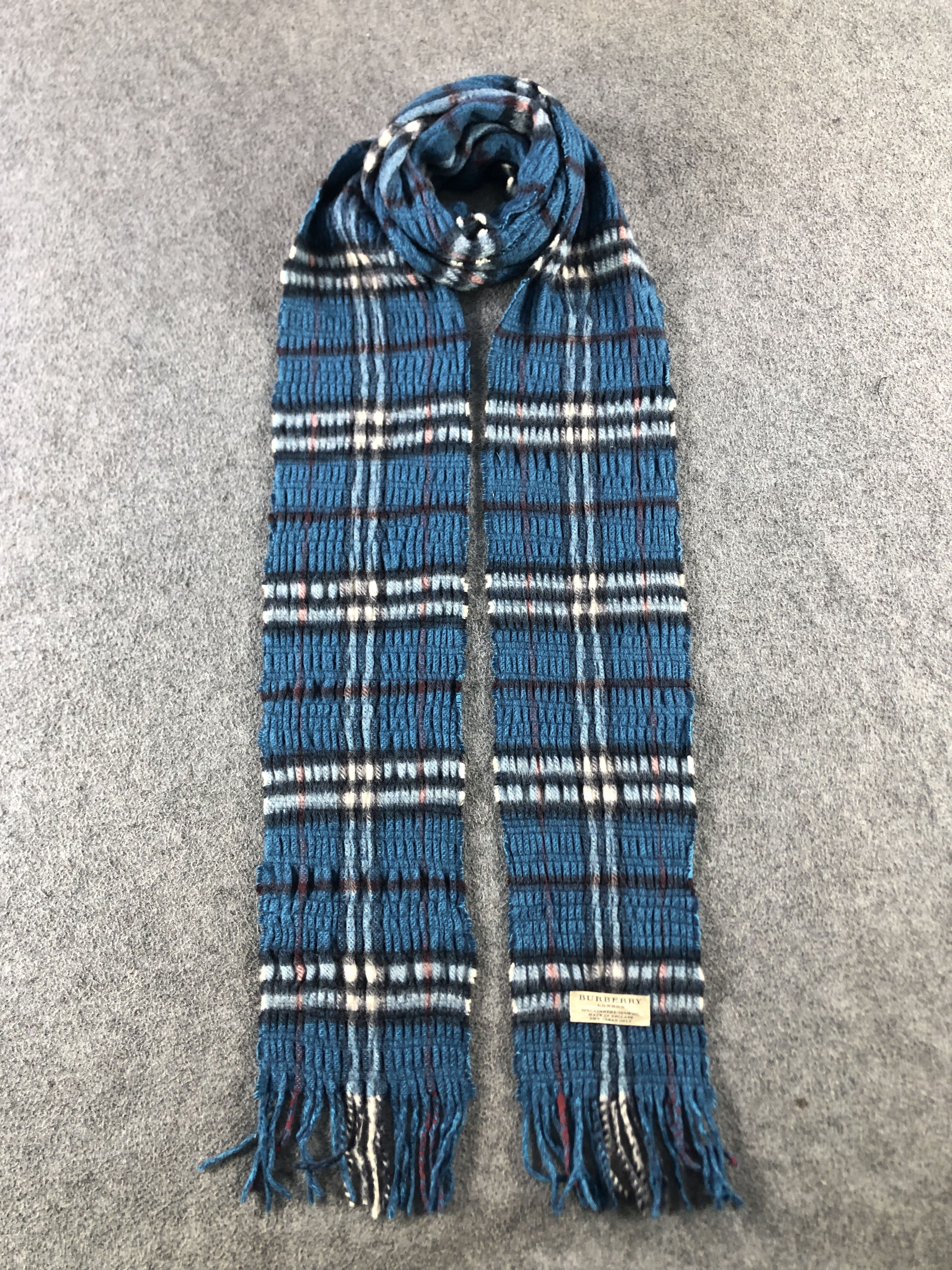 Burberry Burberry Scarf / Muffler / Neckwear P902 Size ONE SIZE - 1 Thumbnail