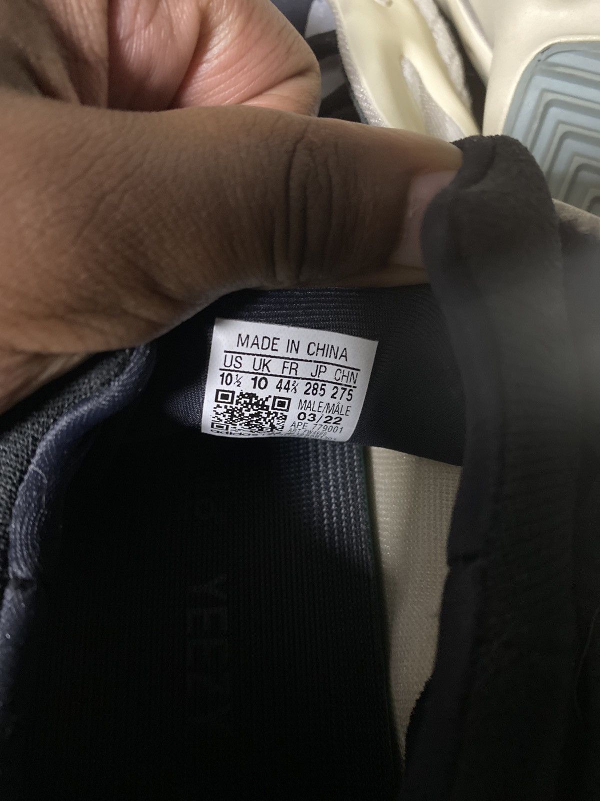 Adidas Adidas Yeezy 700 Size US 10.5 / EU 43-44 - 4 Thumbnail